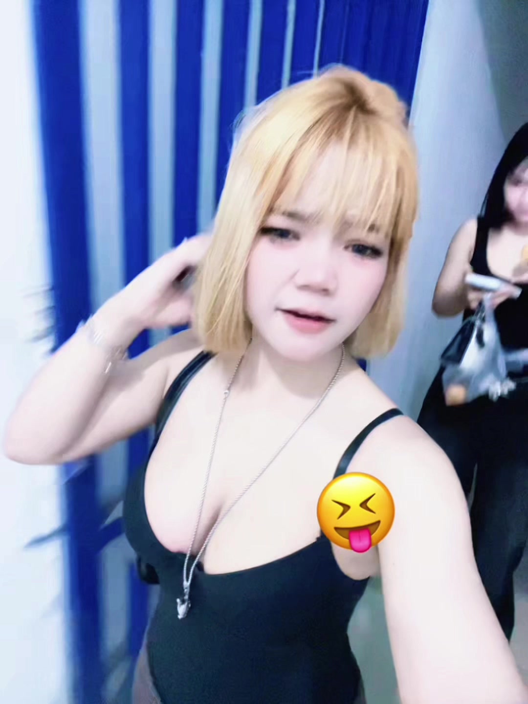 @ហ្វារ ហ្វារ💞