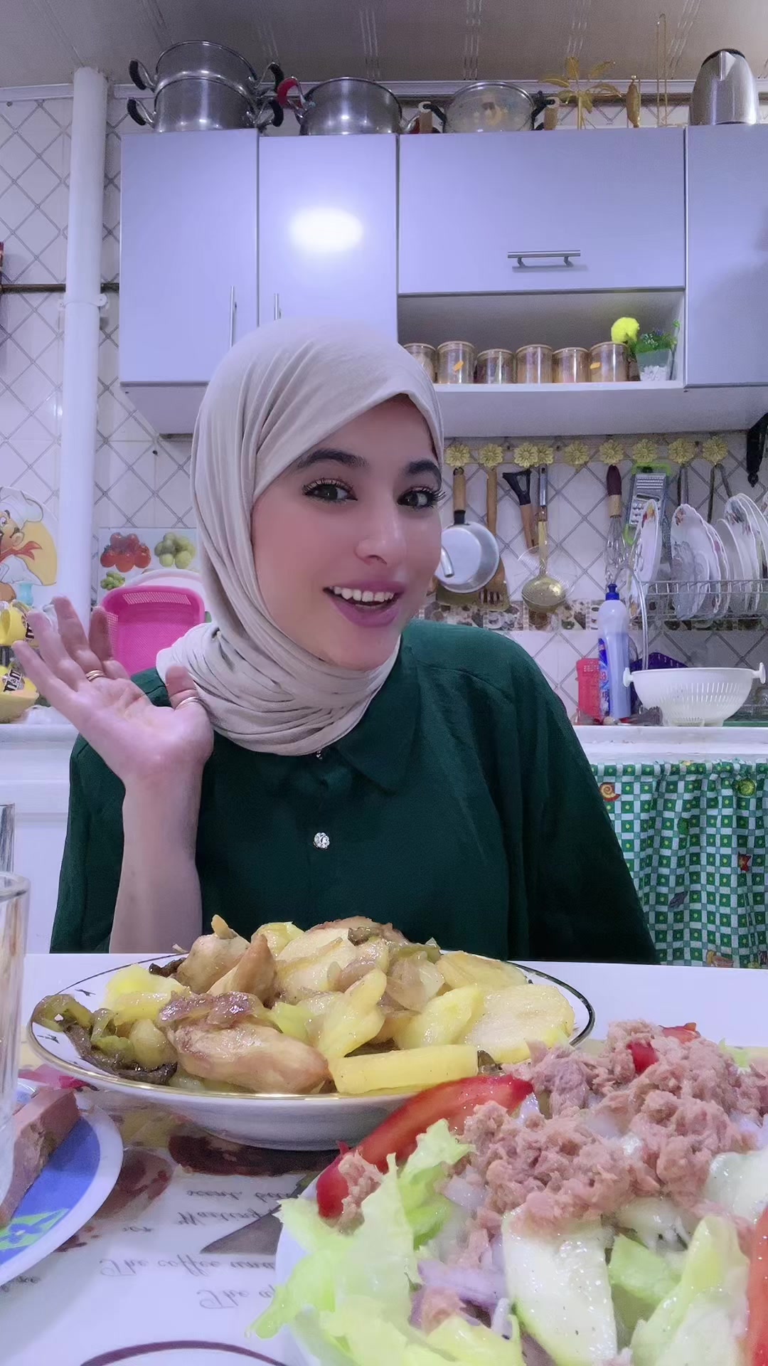 @بثينة شيبان Bouthaina Chibane