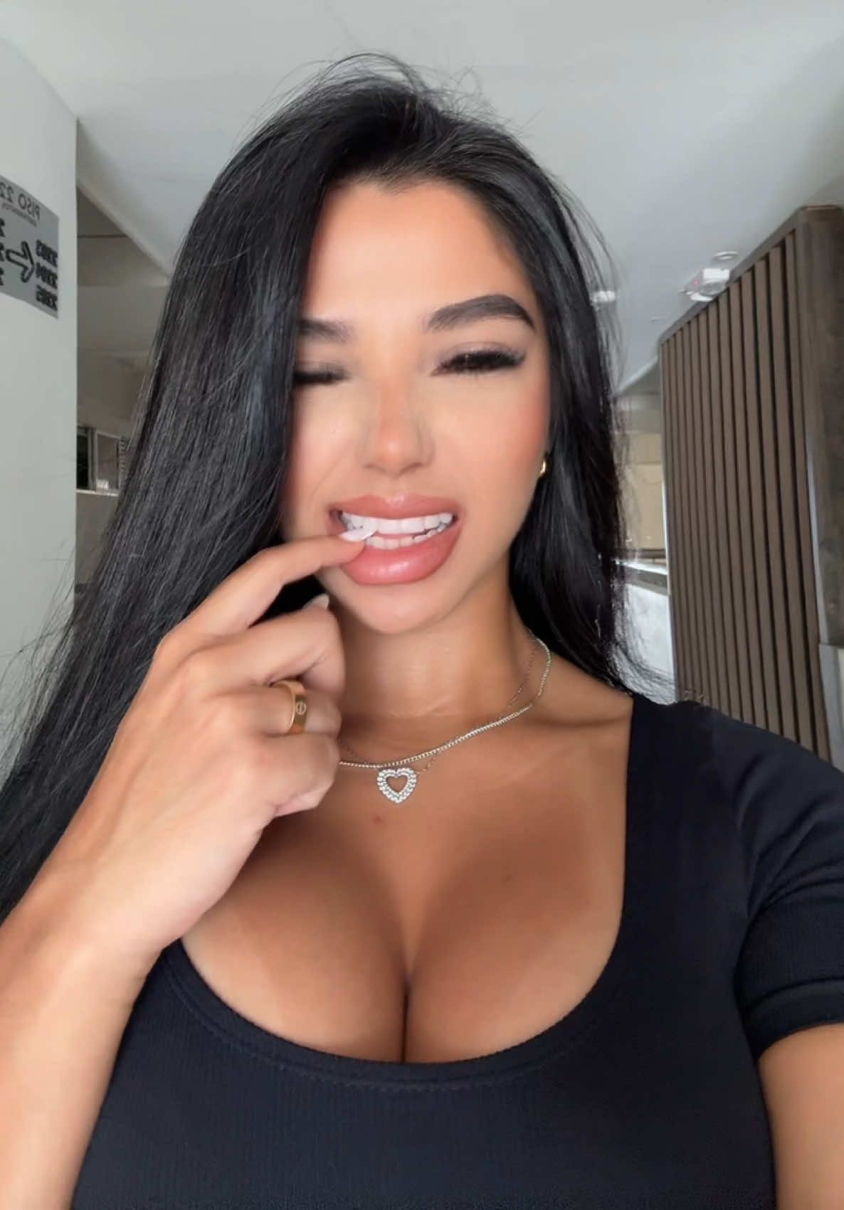 @isselajv_