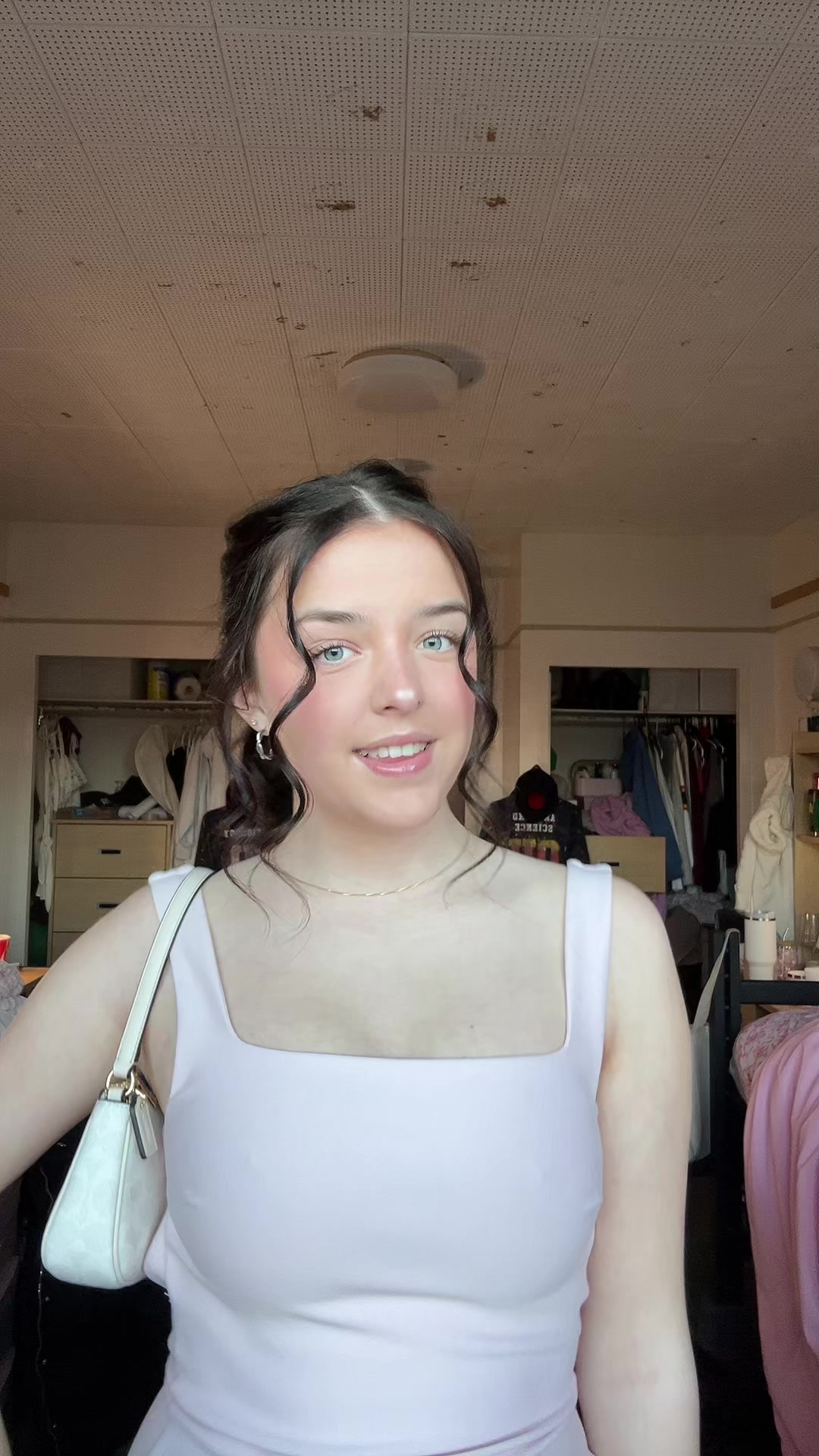@brynn 🧸🥂🪩