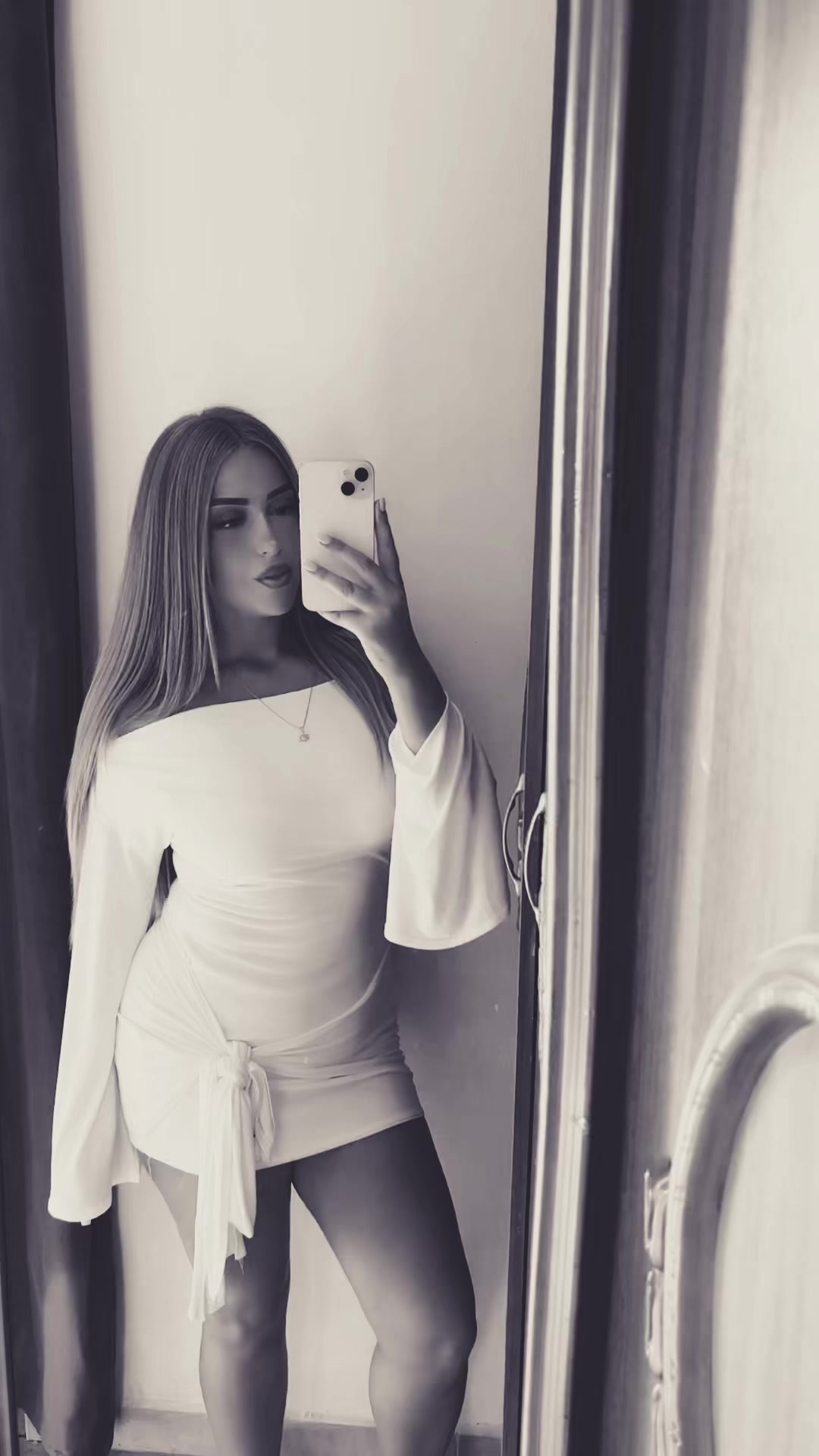 @👩🏼