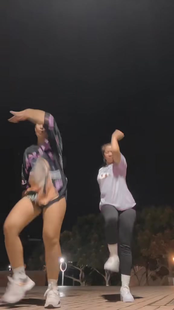 @Unni🦋💃🏼🍑🏳️