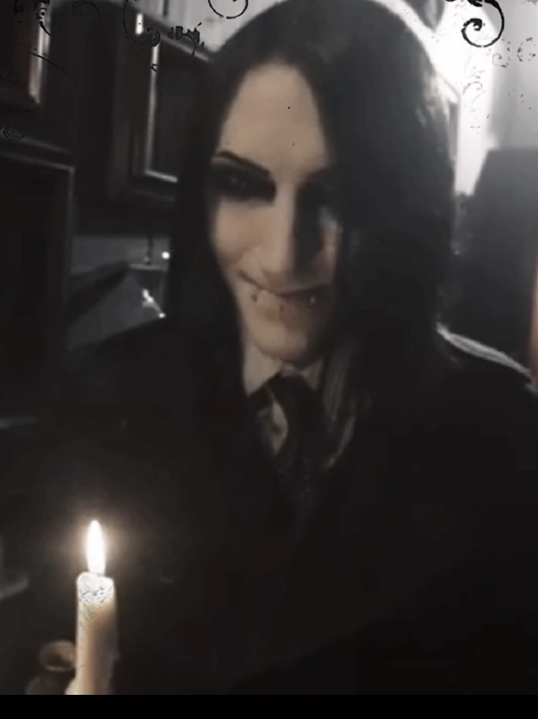@✯𝚔𝚒𝚔𝚒 𝚑𝚘𝚛𝚛𝚘𝚛✯