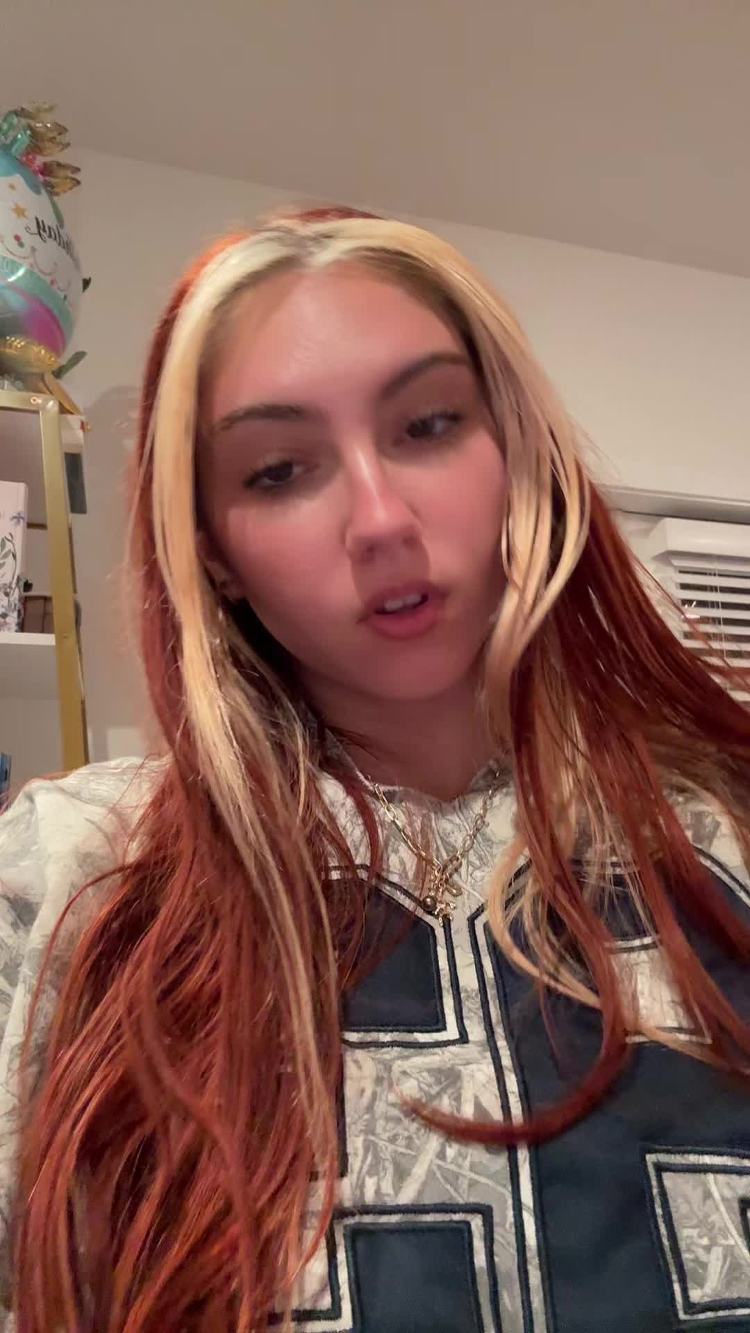 @not_ainsleyjohnson