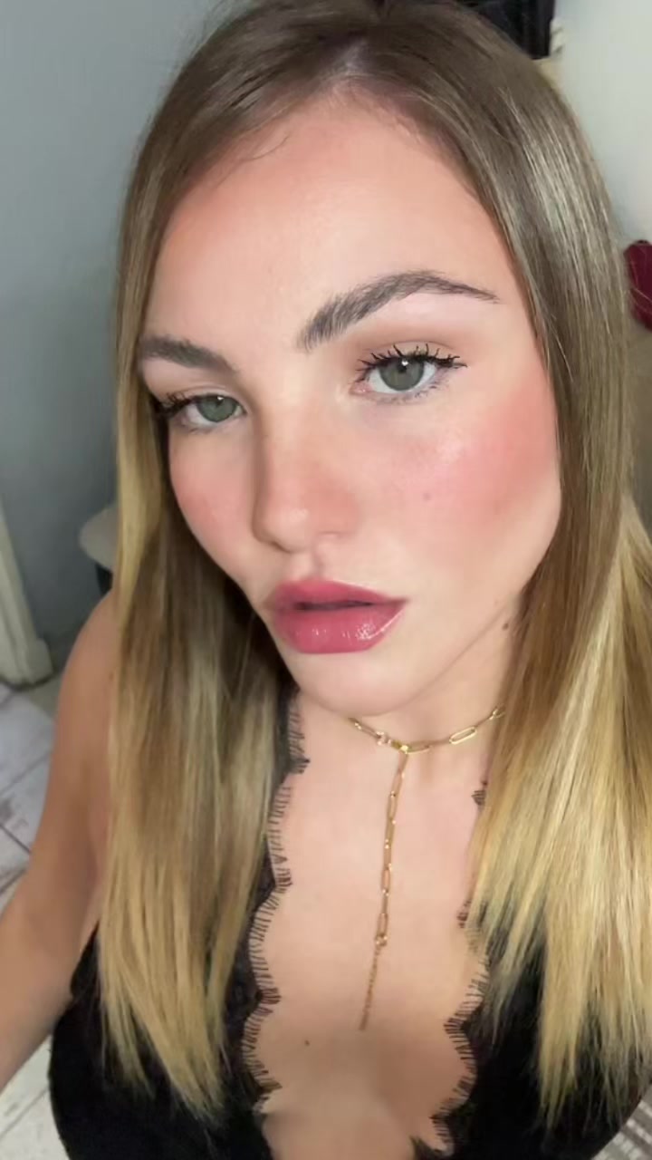 @Agostinaron