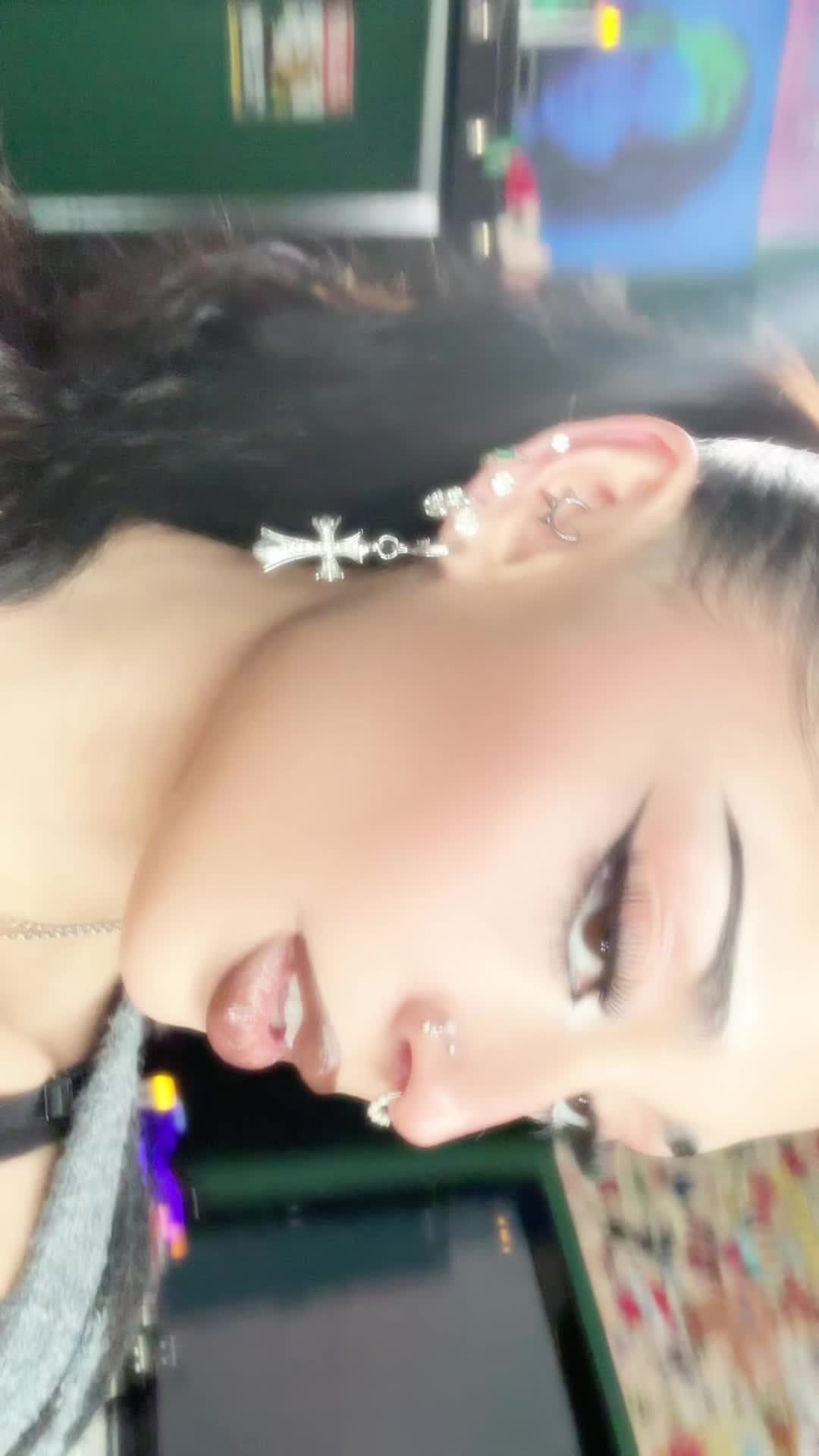 @Bellaa