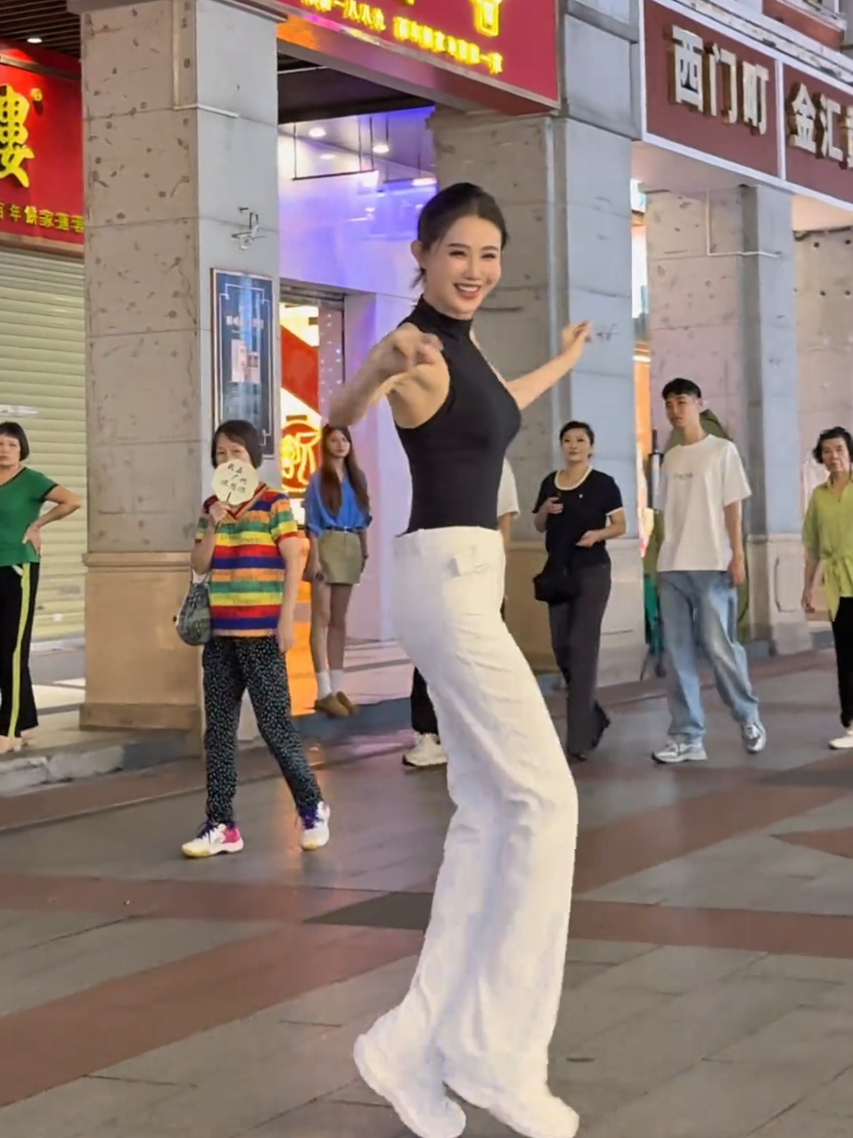 @Sally 王雪莉 大笑笑