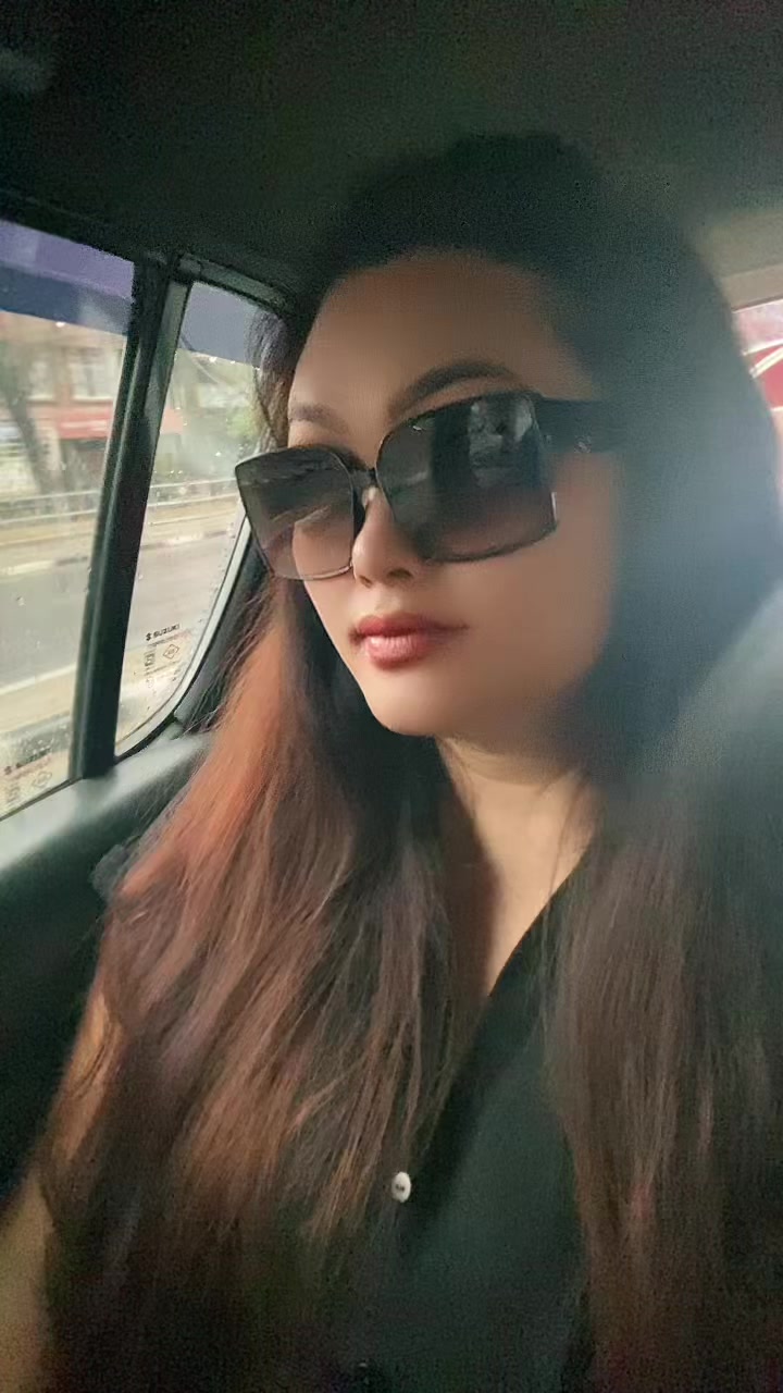 @Liz_Fernandes