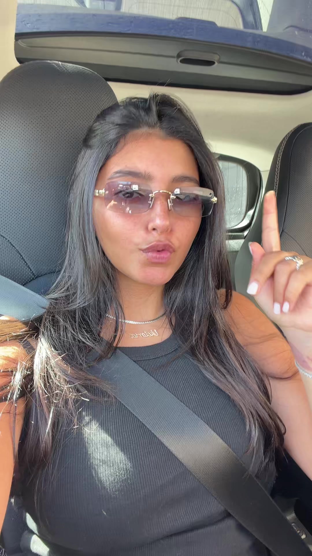 @Victoria🌟