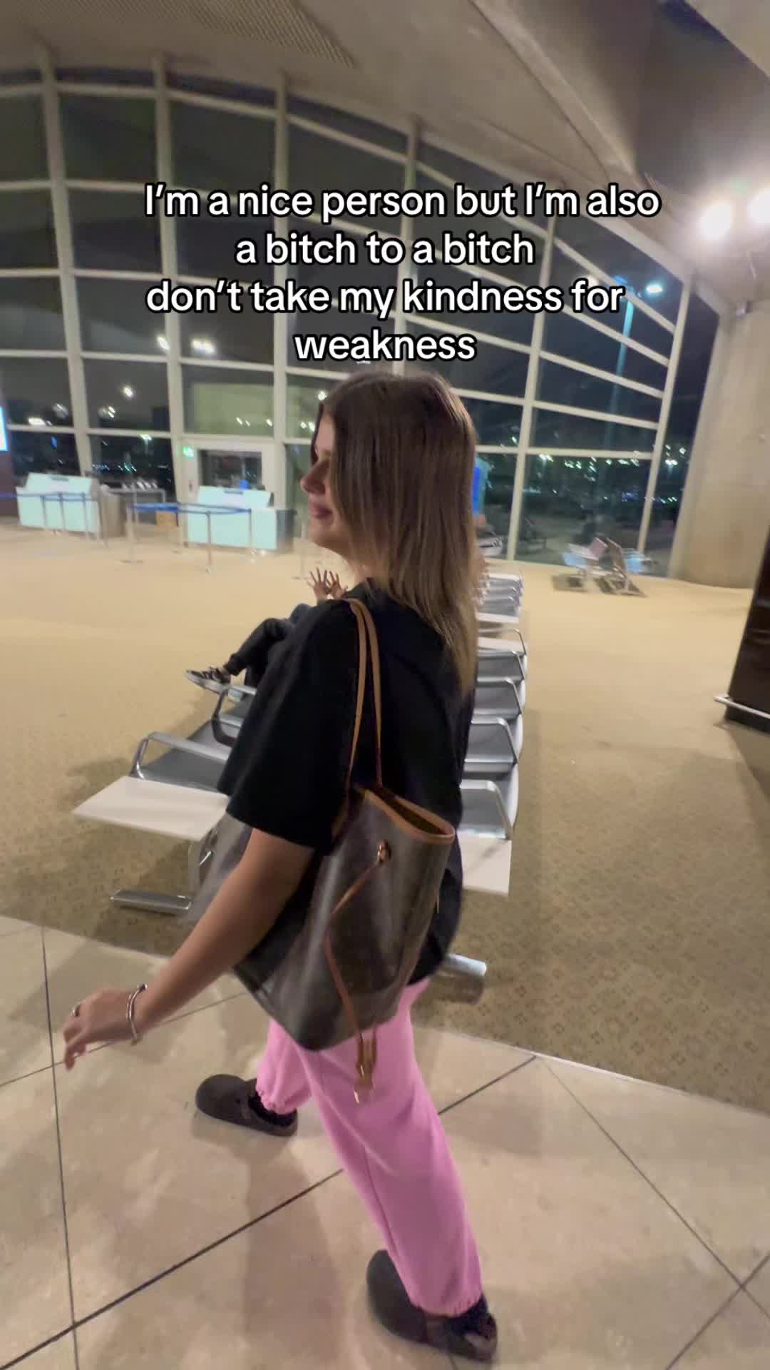 @🧜🏼♀️