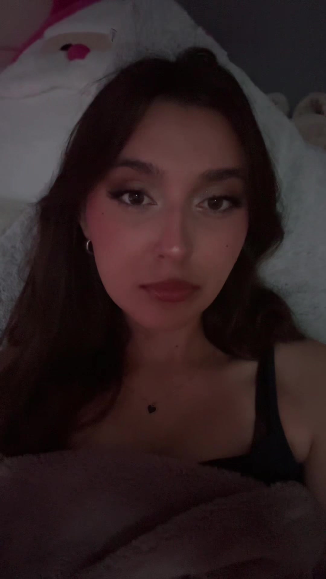 @:3
