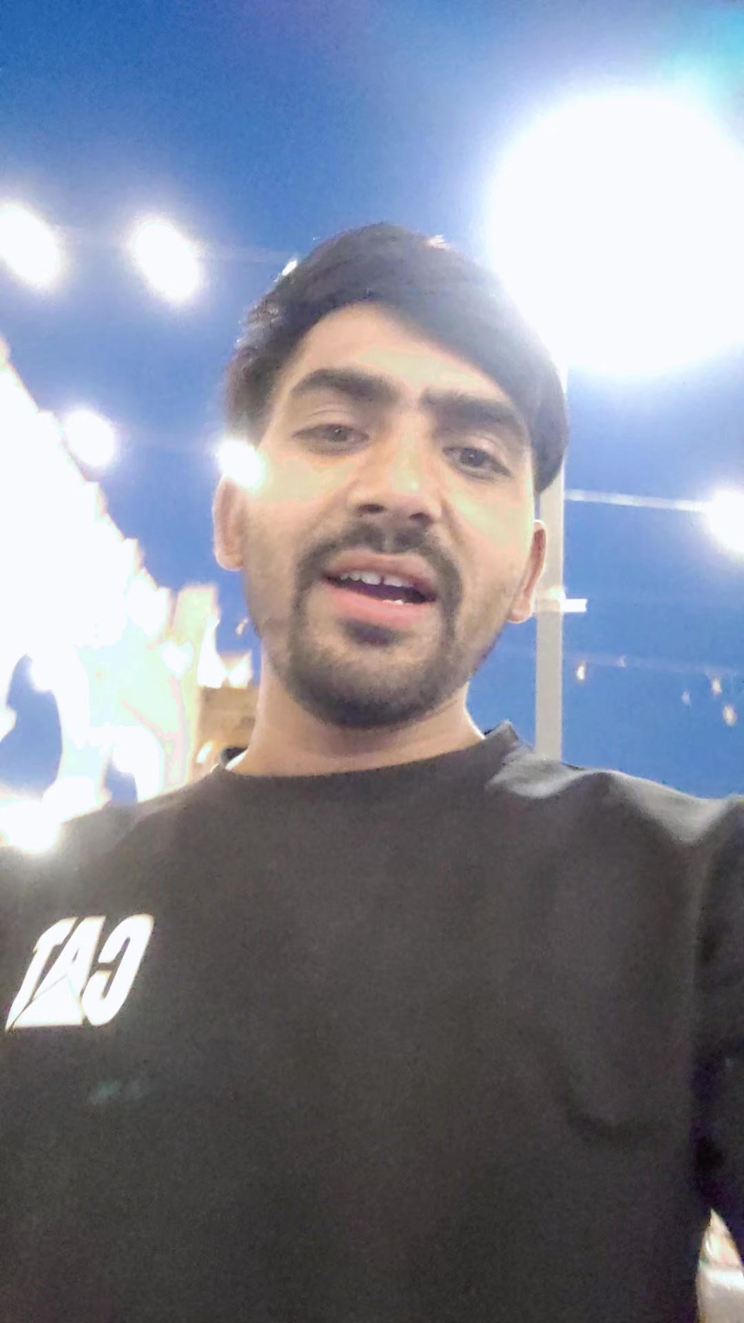 @sharukh N __🇳🇵🥰👈🇸🇦