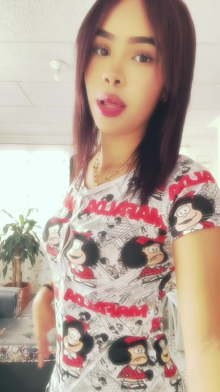 @whoisAna._