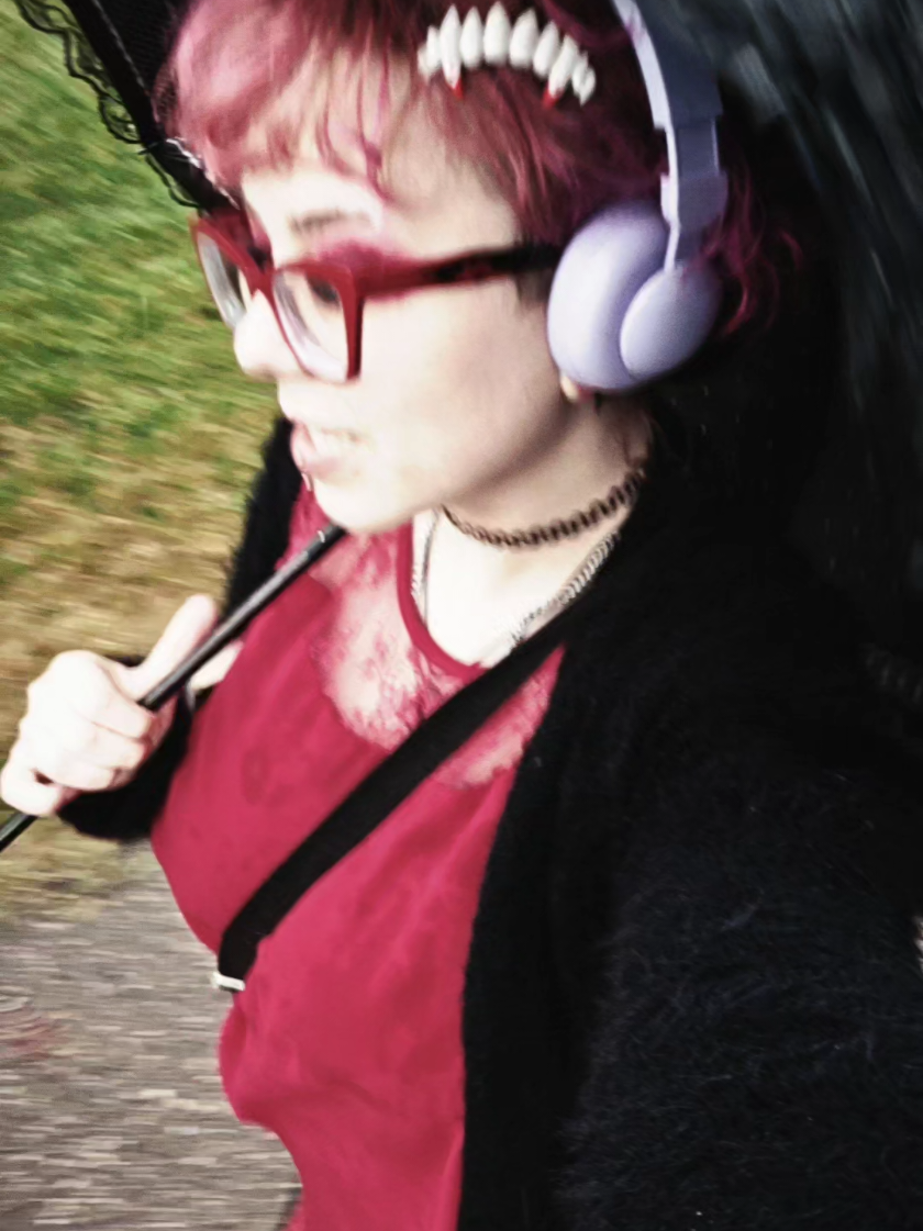 @🦇𝓥𝔂𝓷🦇 {Wesker's worms}