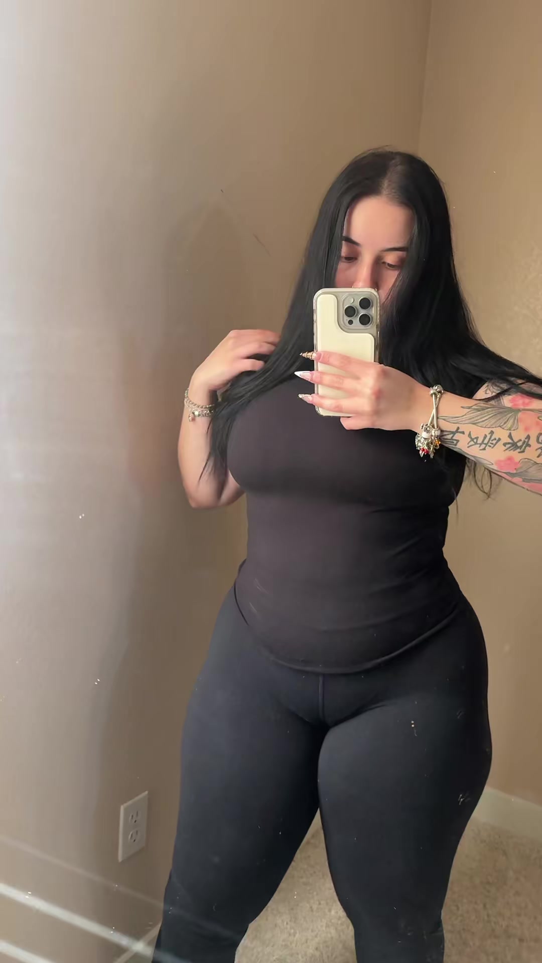 @CurveGirls