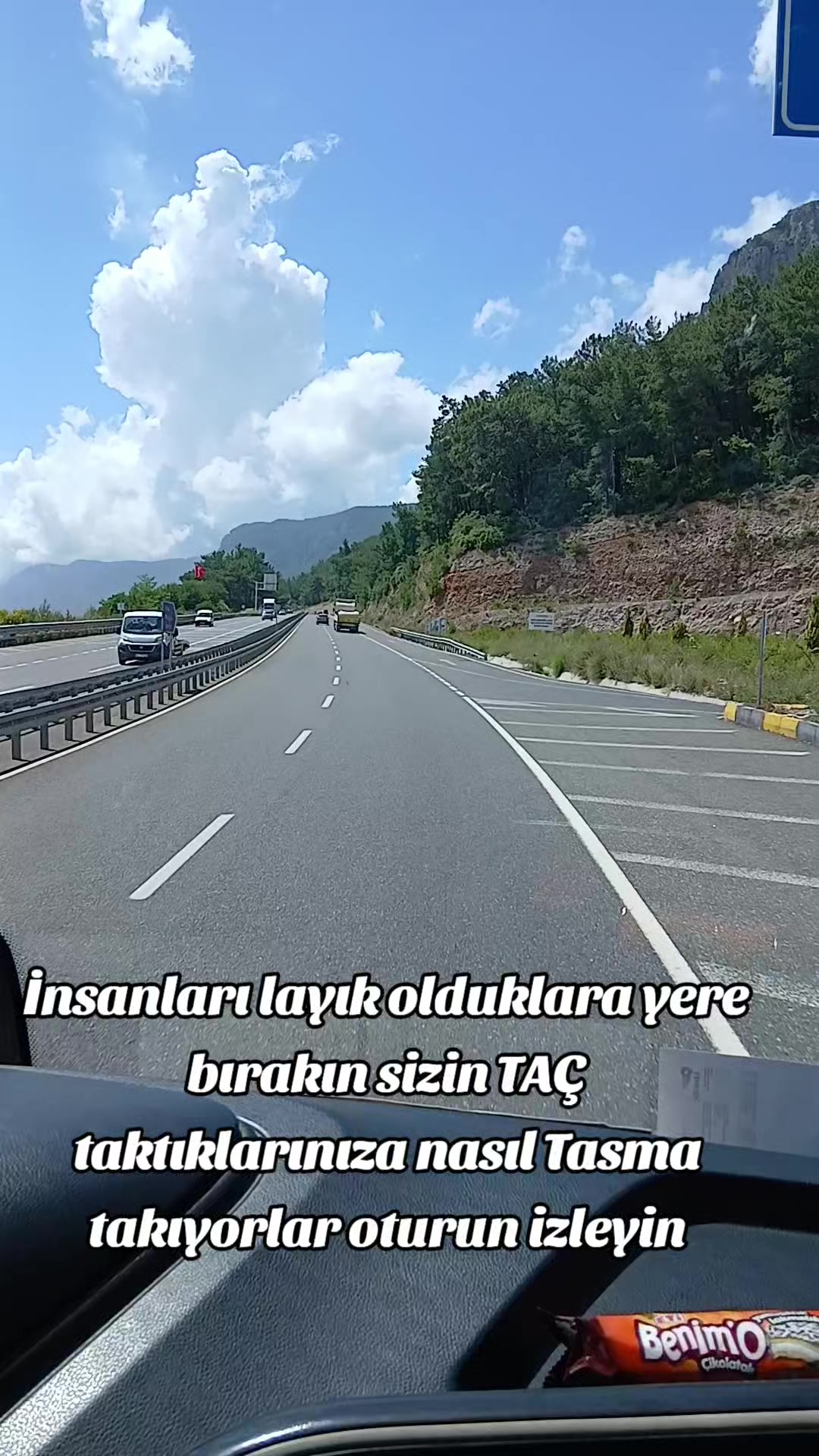 @emelııı