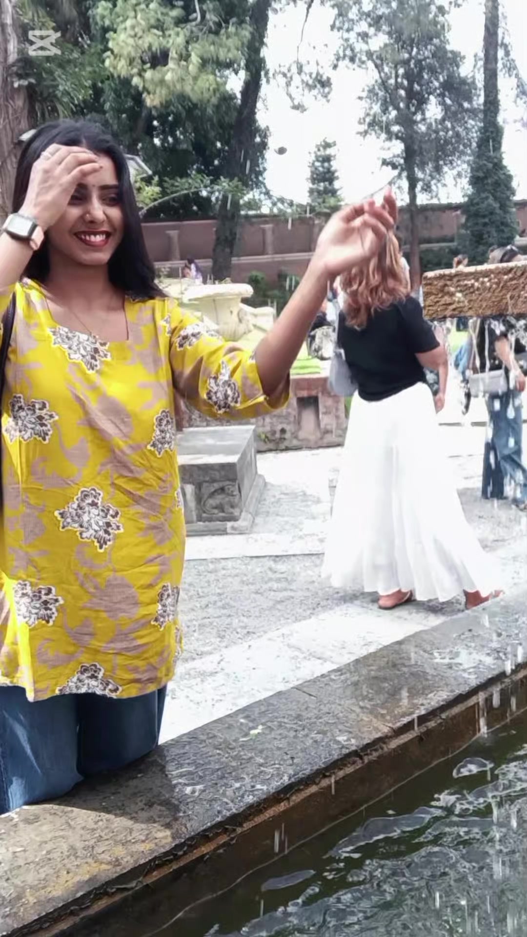 @rakhi thakur🌸🕊️