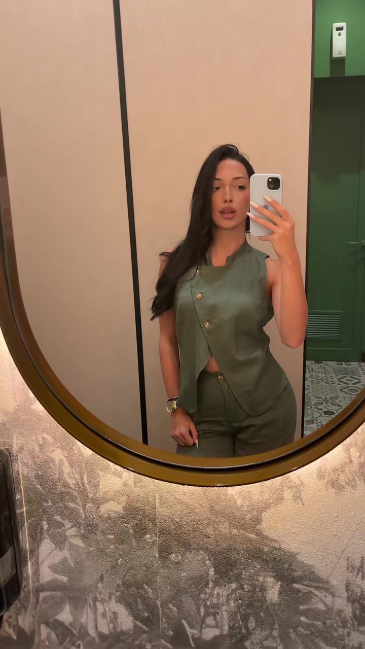 @isidora