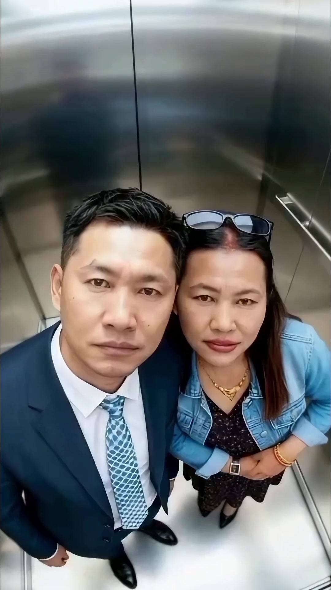 @Mark L.Gurung
