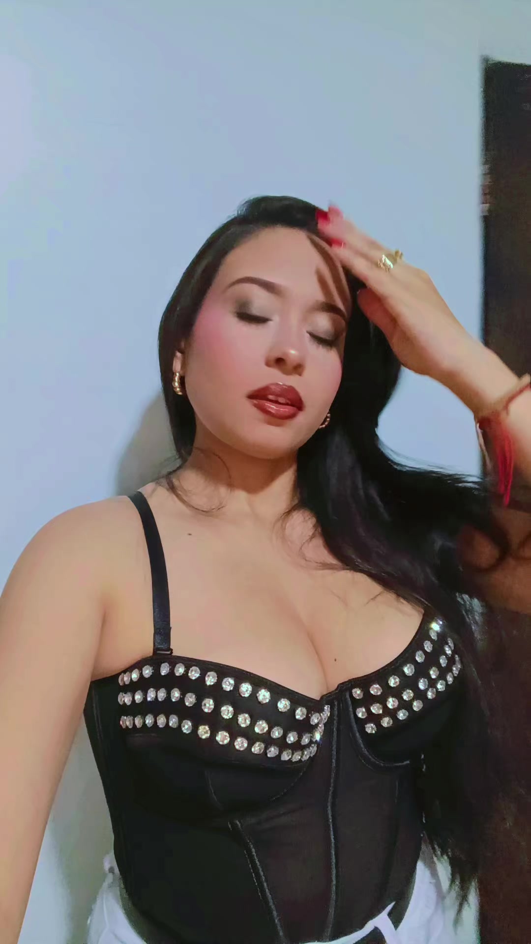 @Leonela Viloria👑