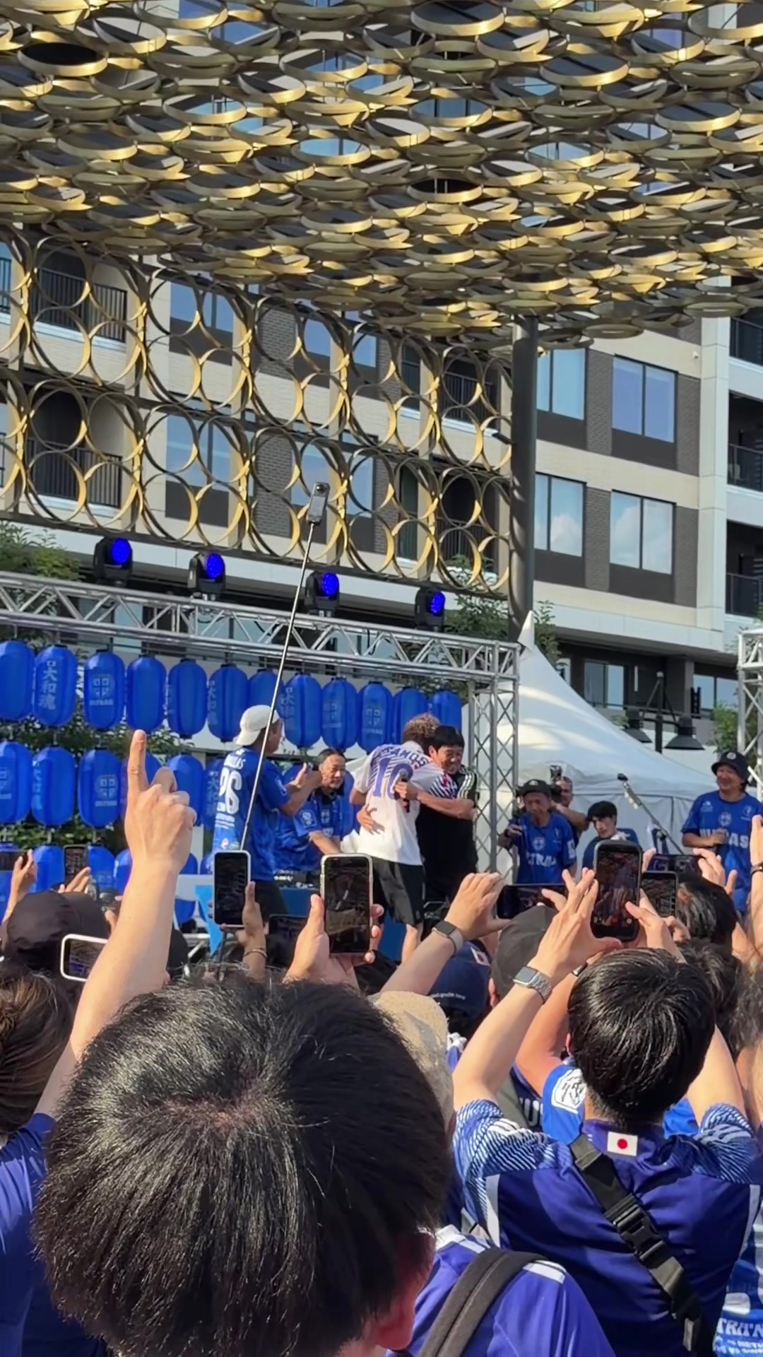 @めい⚽️🥂