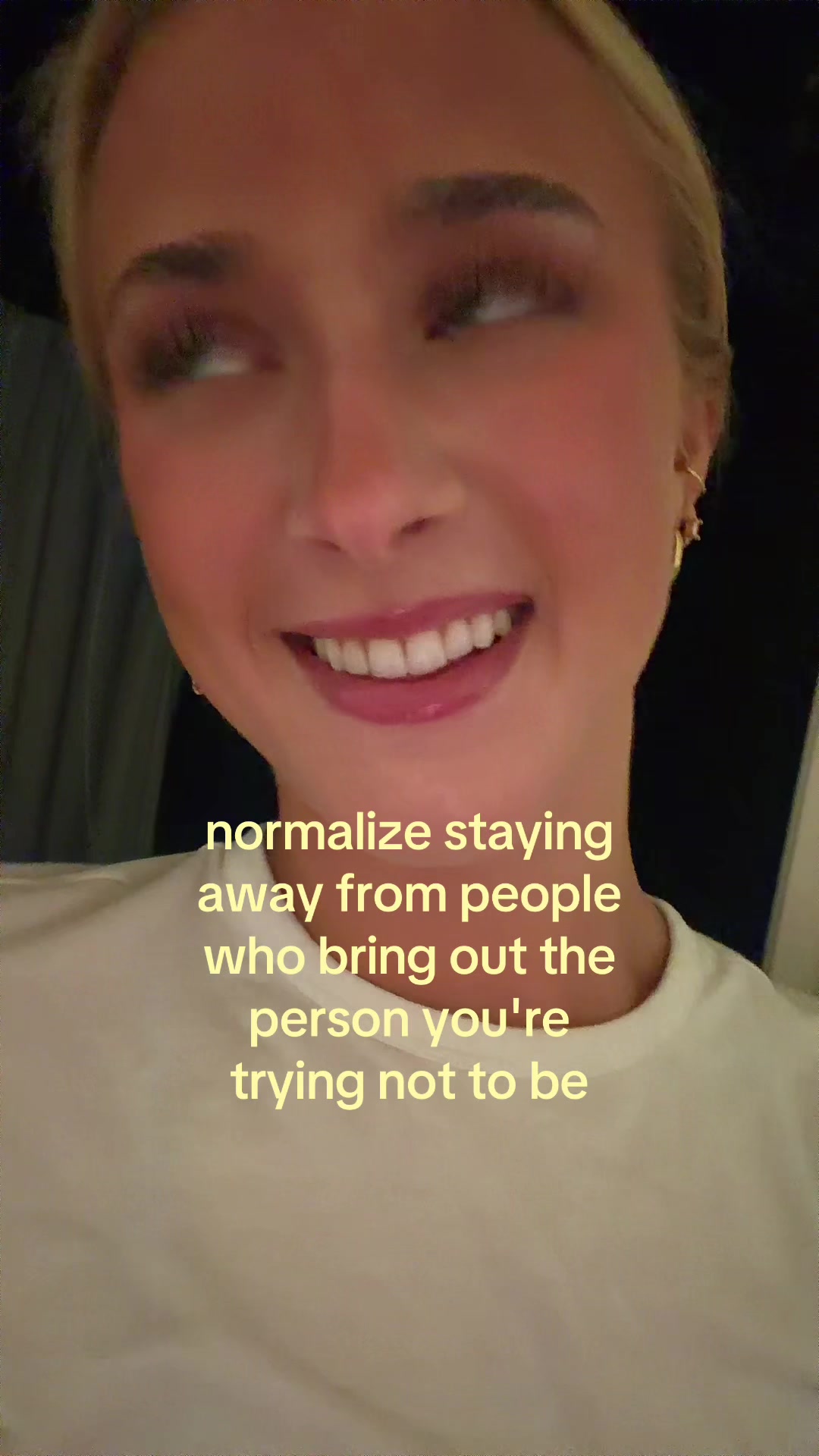 @theelliebarker