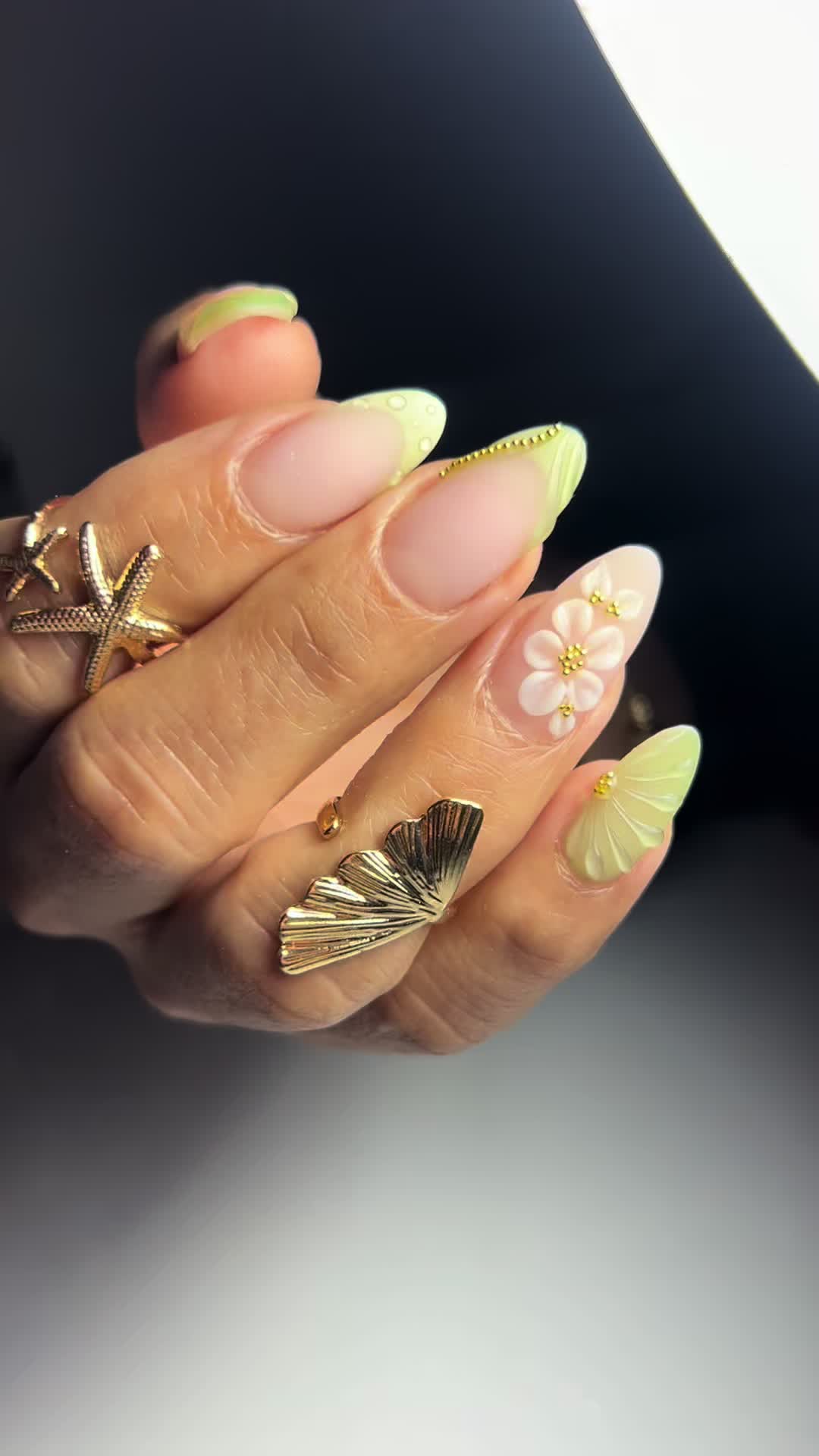 @Nails_Nicolesv