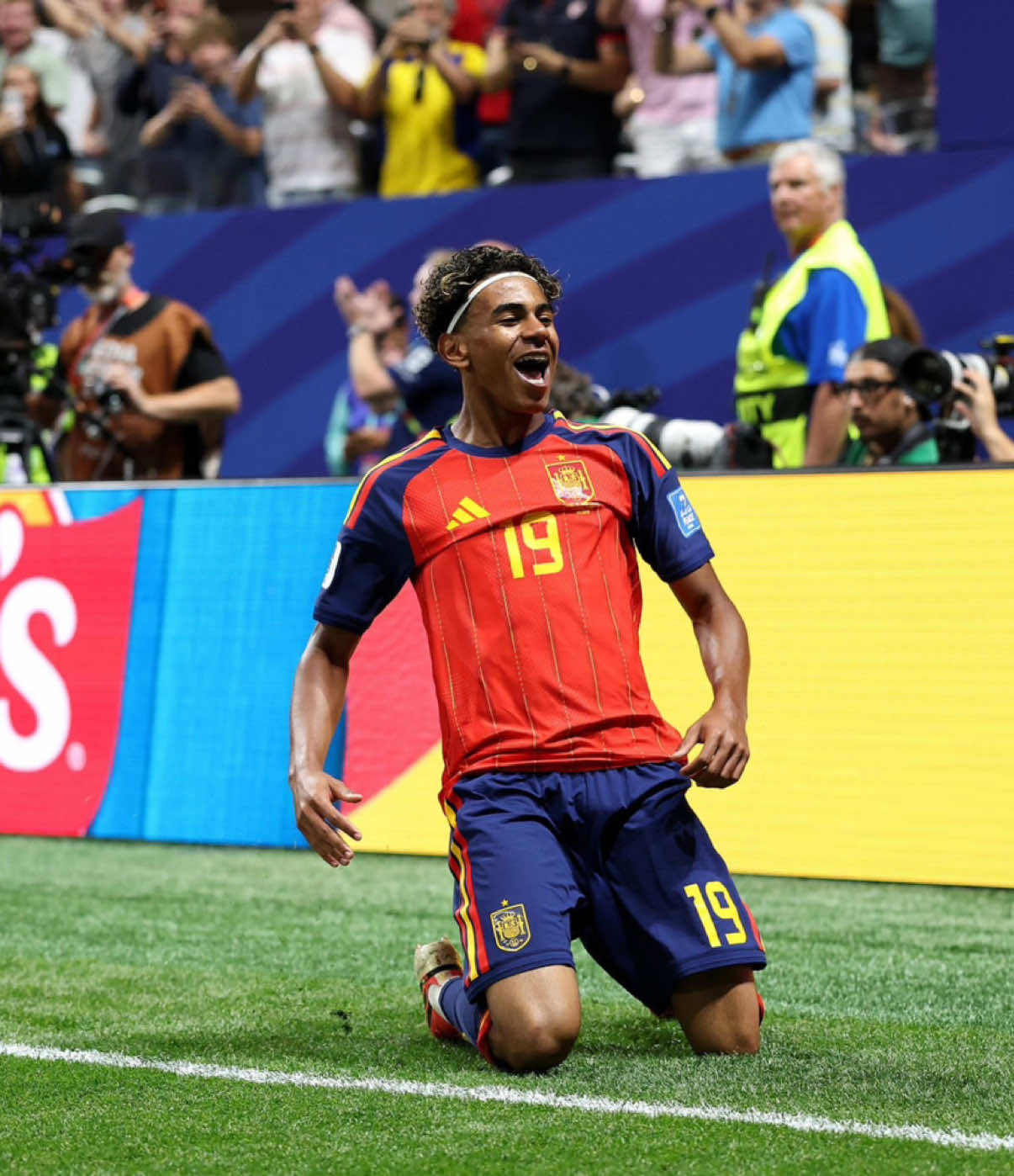 @World Cup Momo