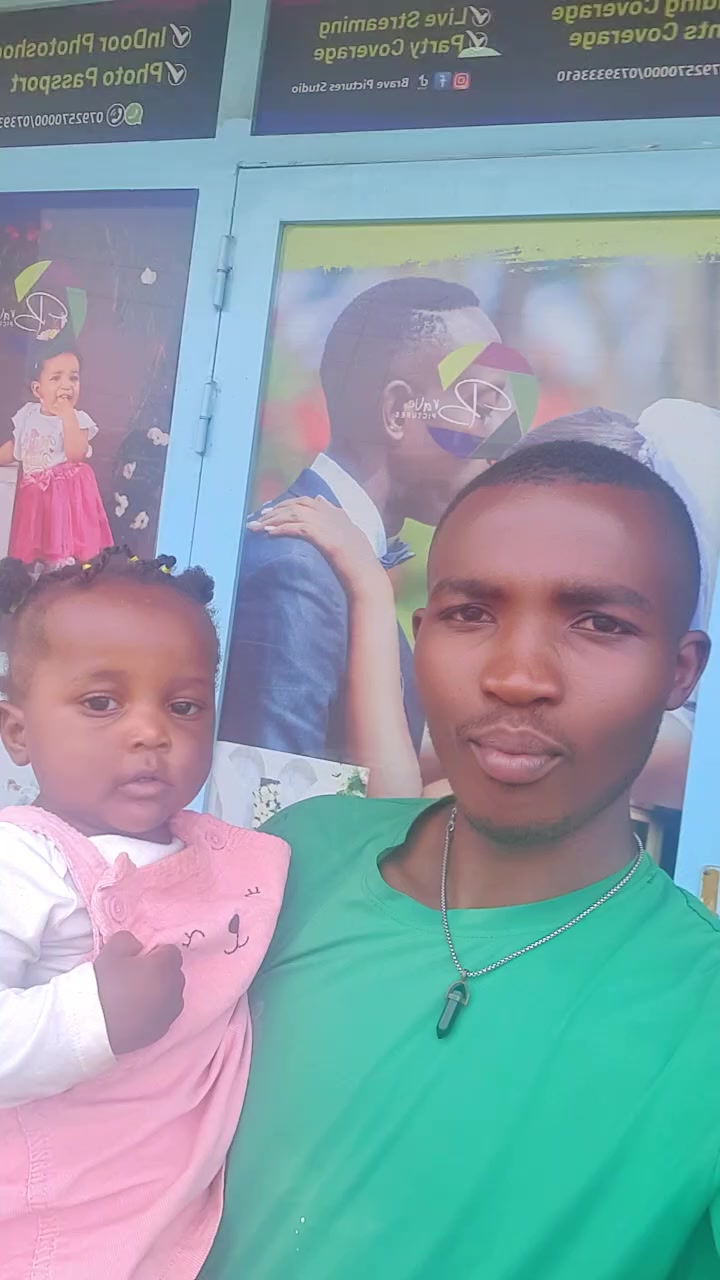 @Director della 📷🇷🇼🇨🇩