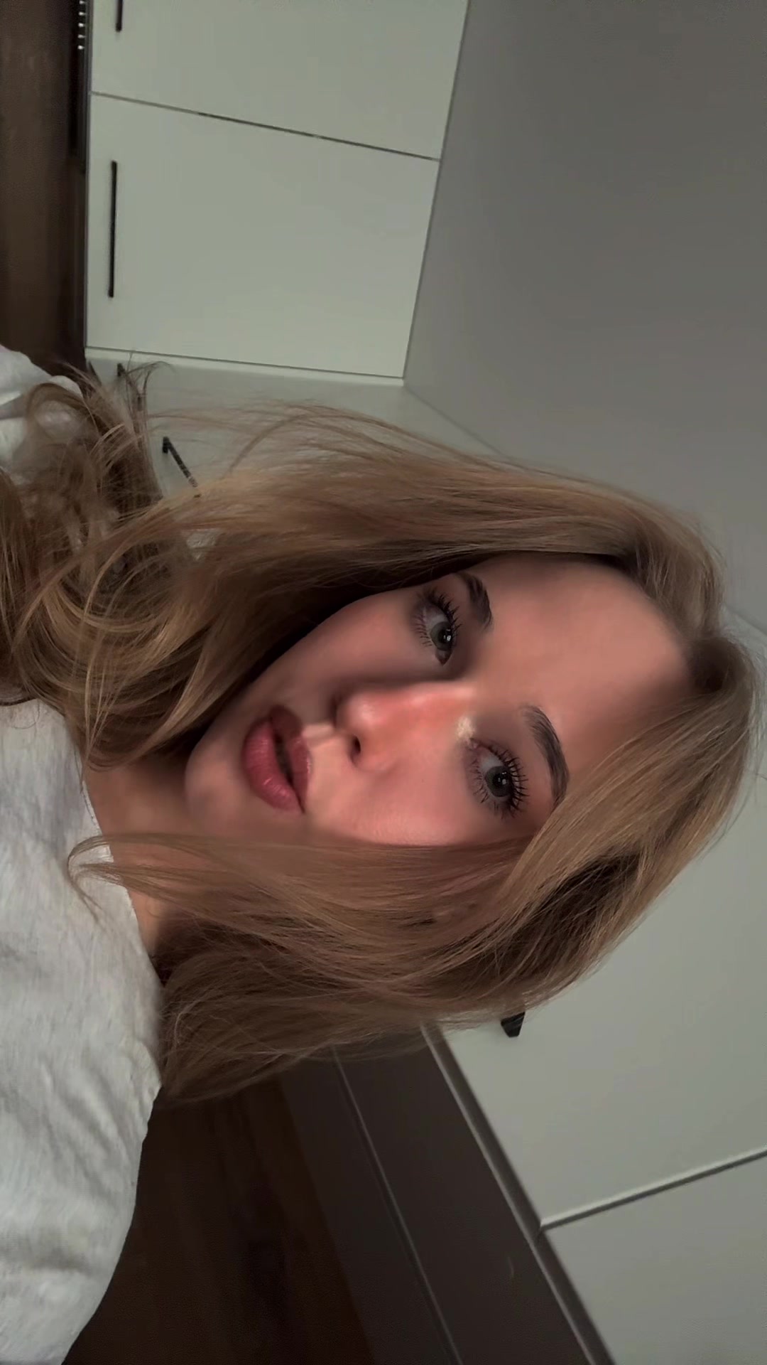 @em⋆˙⟡