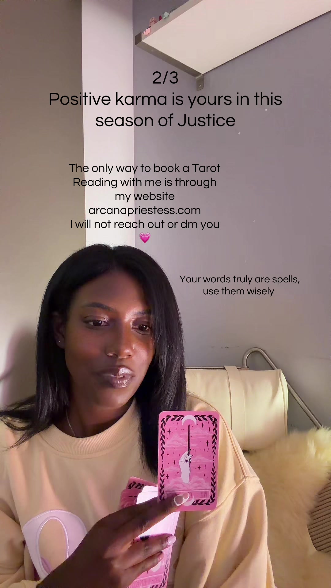 @Arcana Priestess Tarot Reader