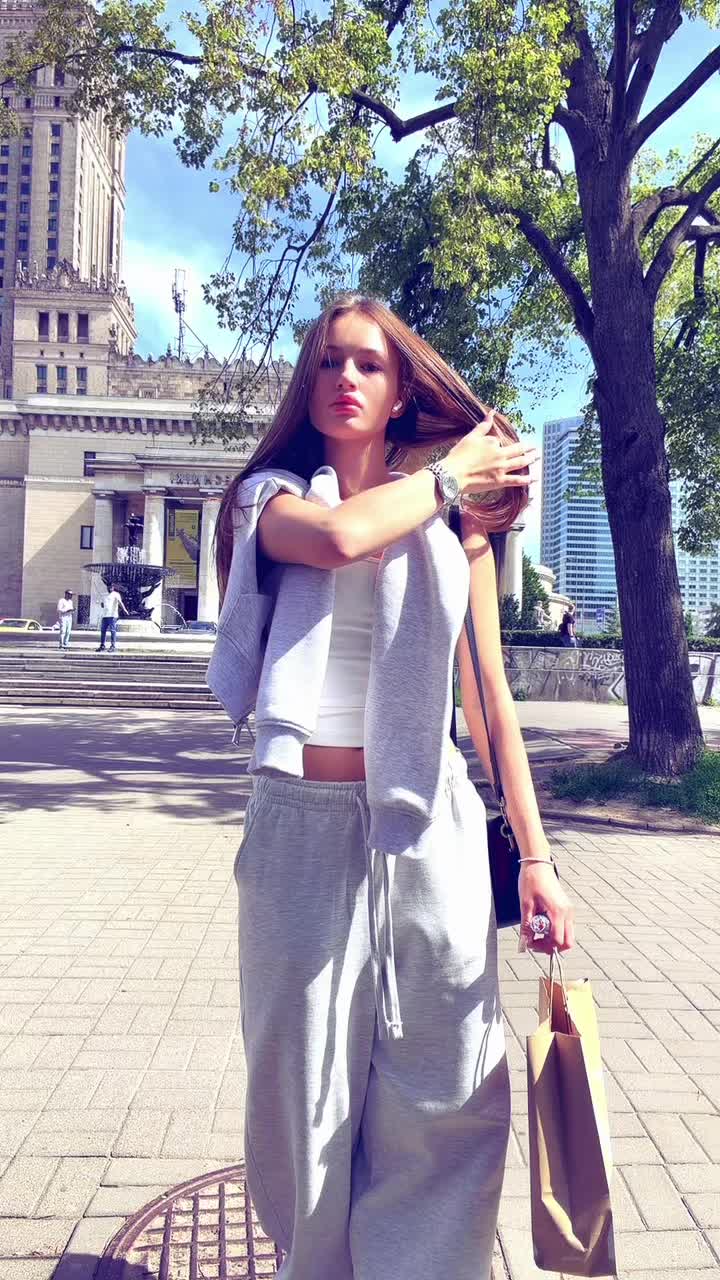 @Karina Muzhalovska