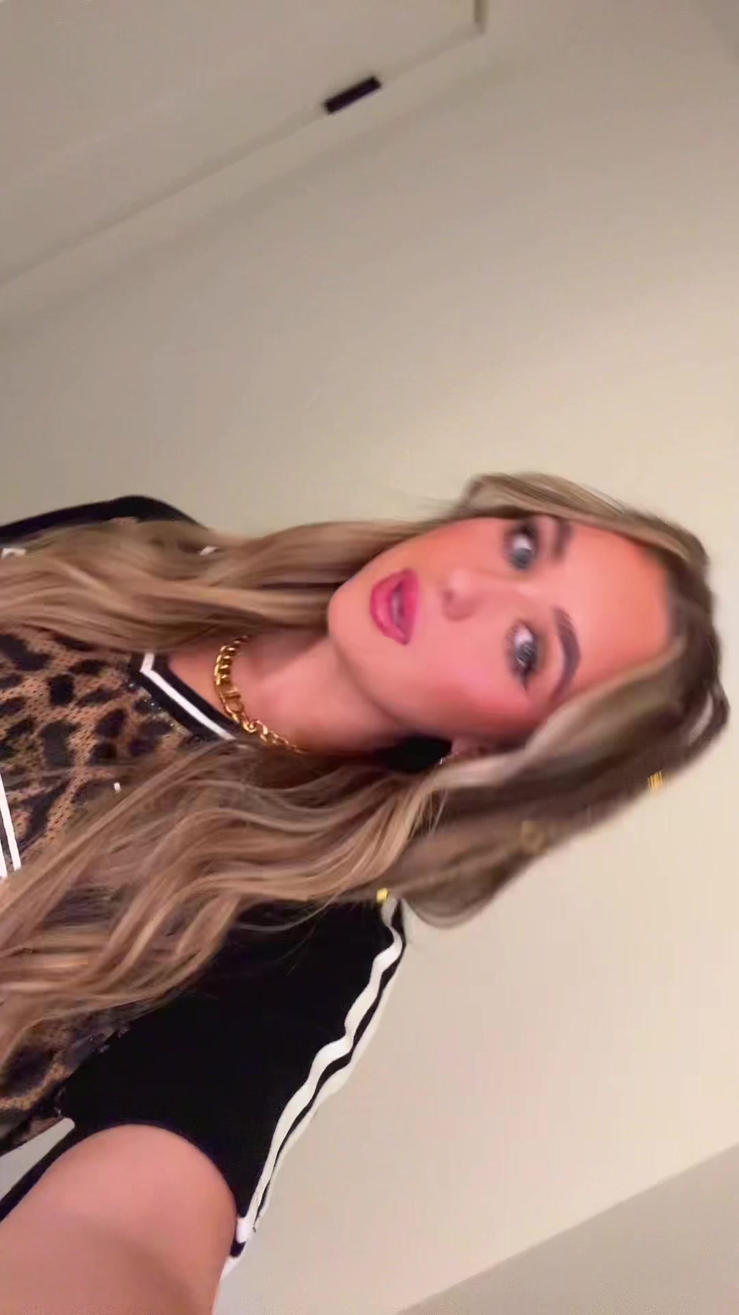 @anela
