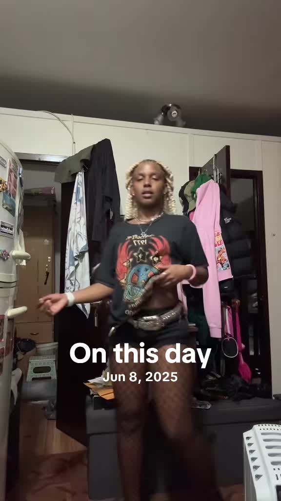 @UnhingedQueen👩🏾&zwj;🎤👑