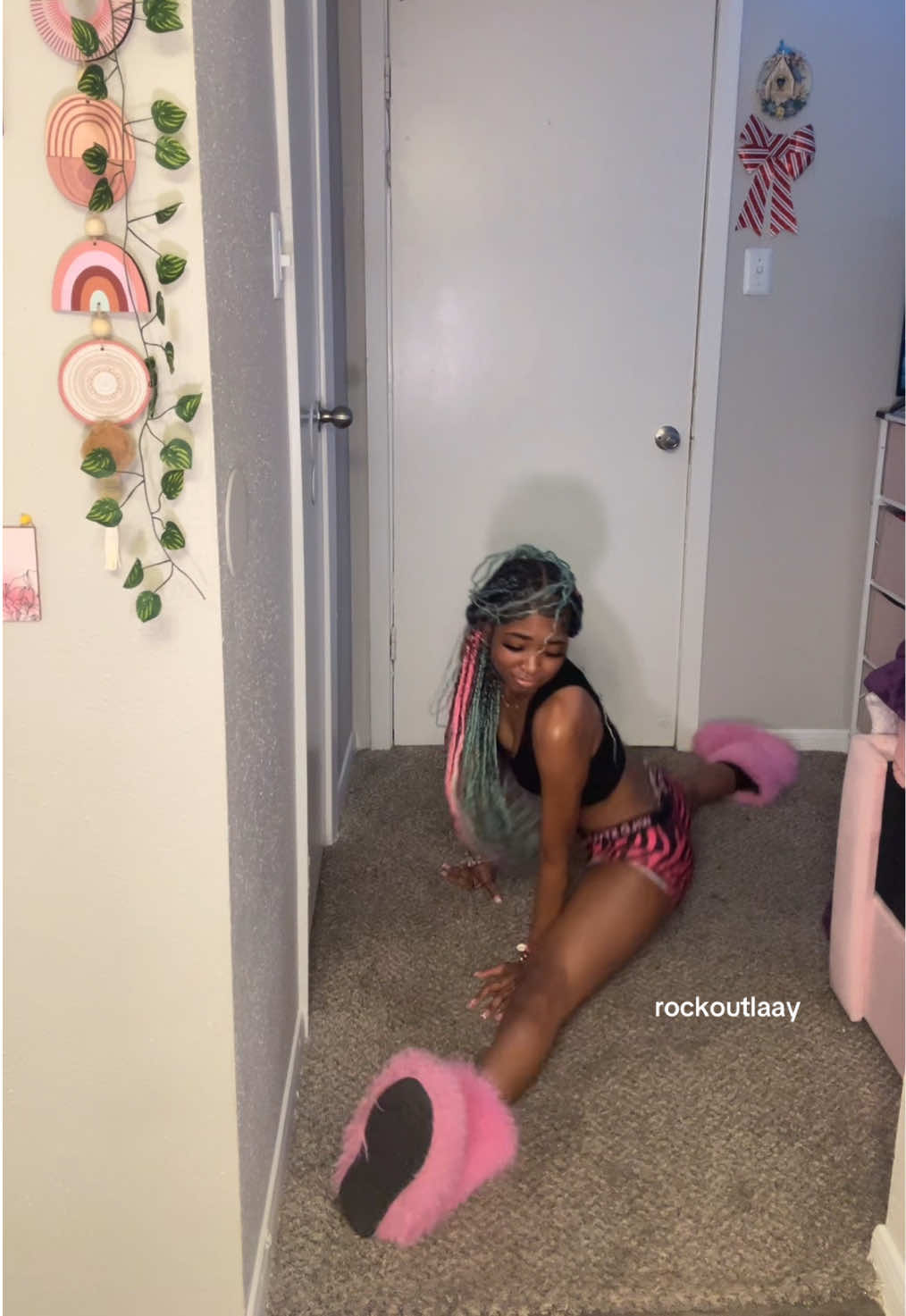 @rockoutlaay