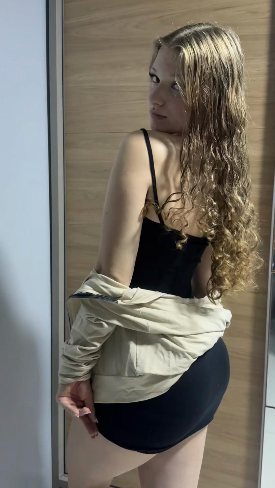 @🧜🏻♀️