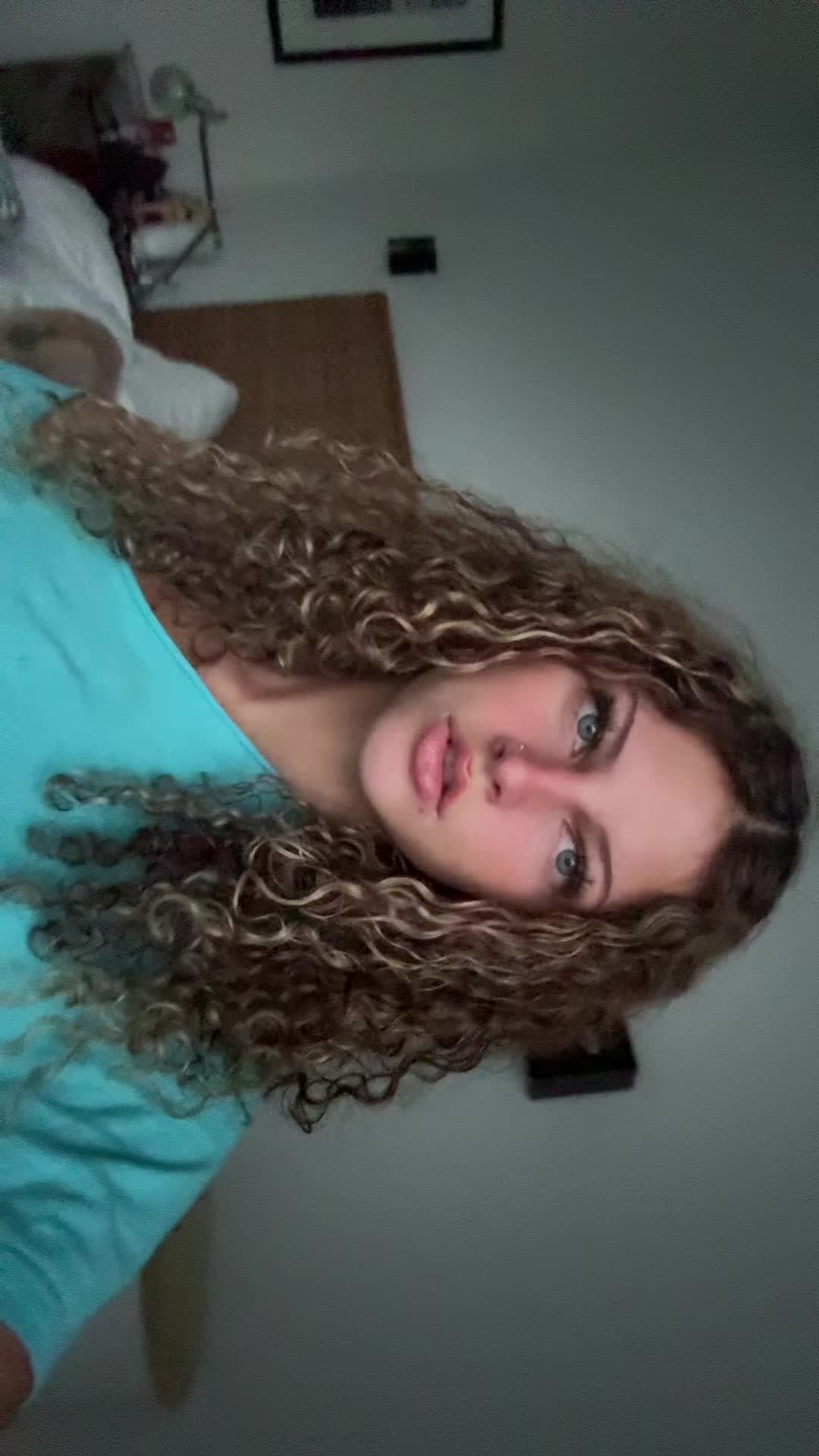 @AnnaliseAcevedo
