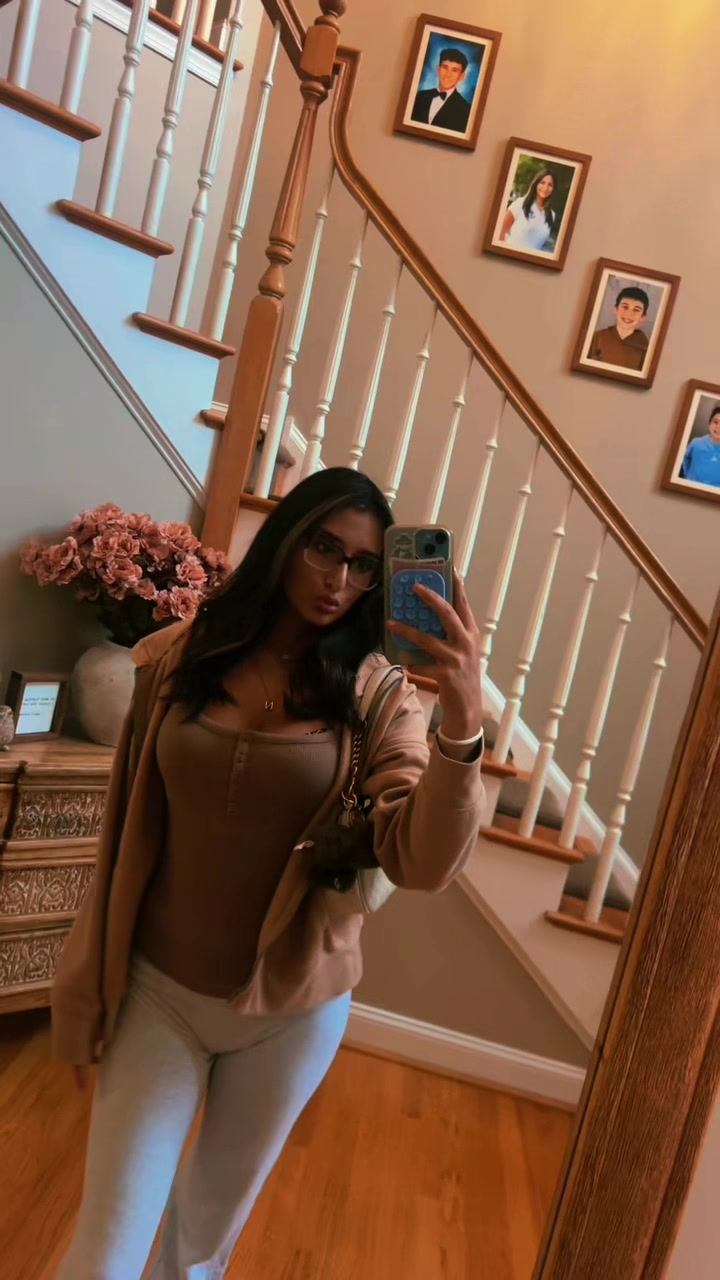 @Nicole🦋