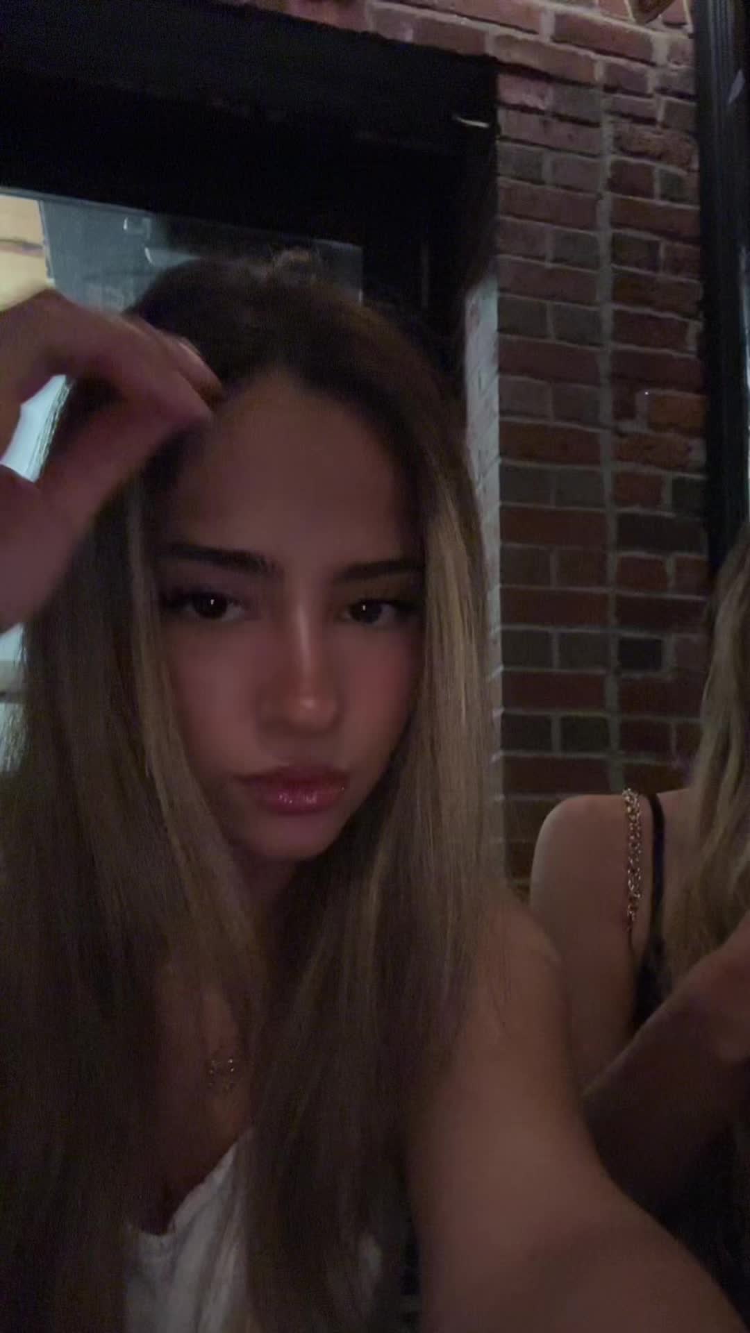 @laylai05