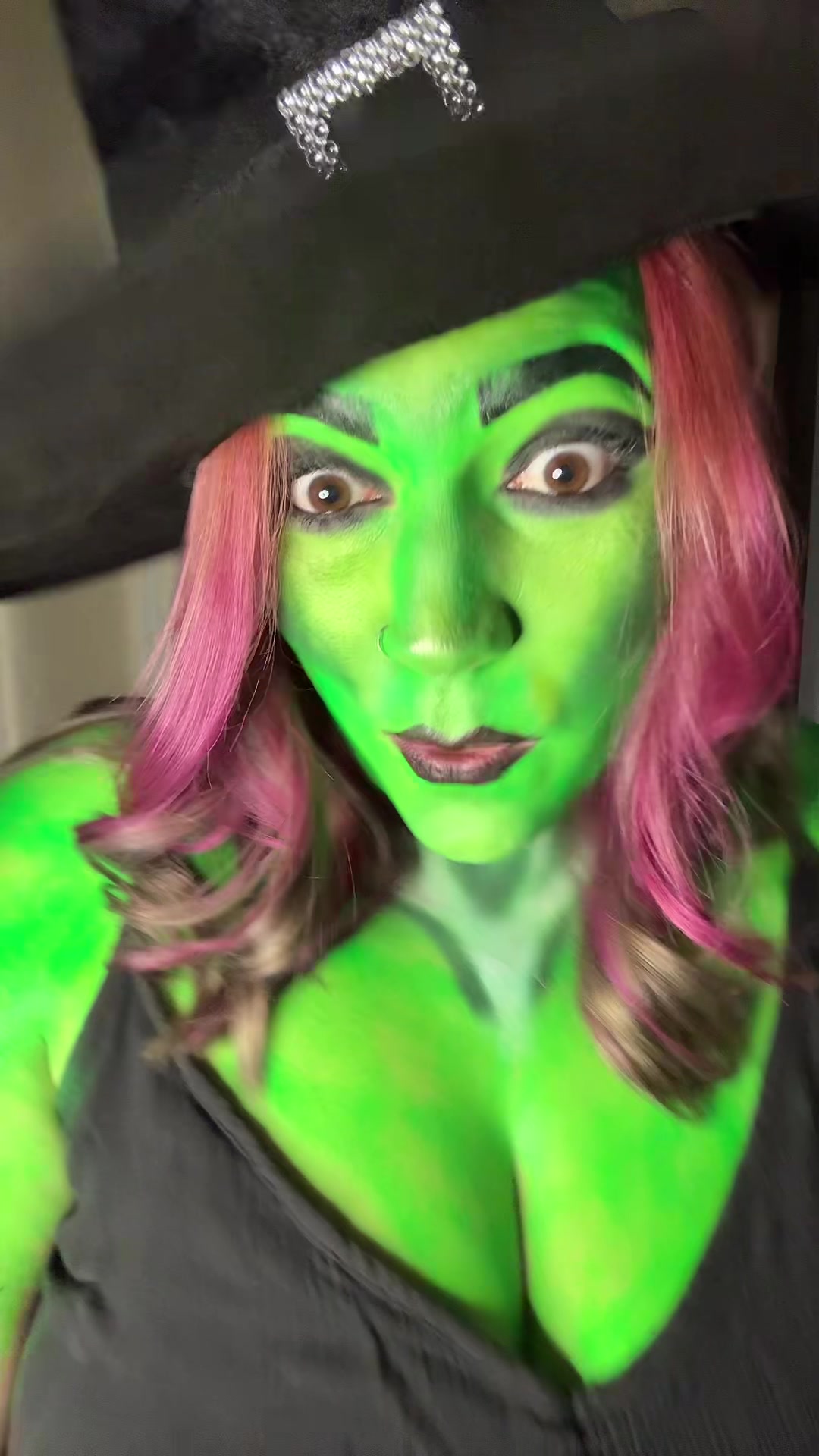 @RightUpMyAlliMakeup