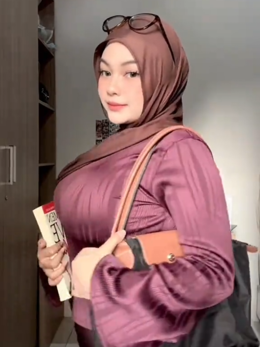 @Azura