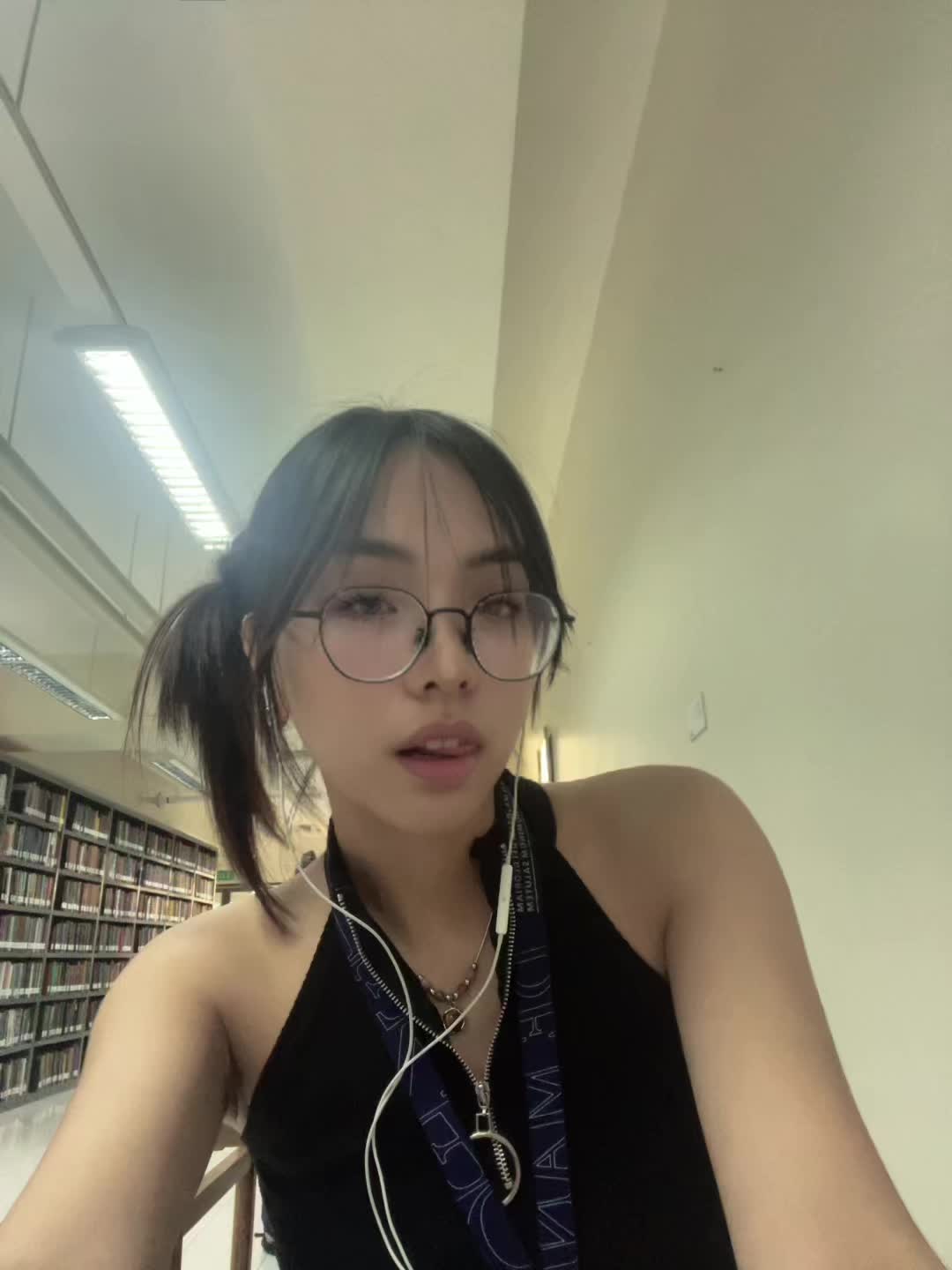 @q