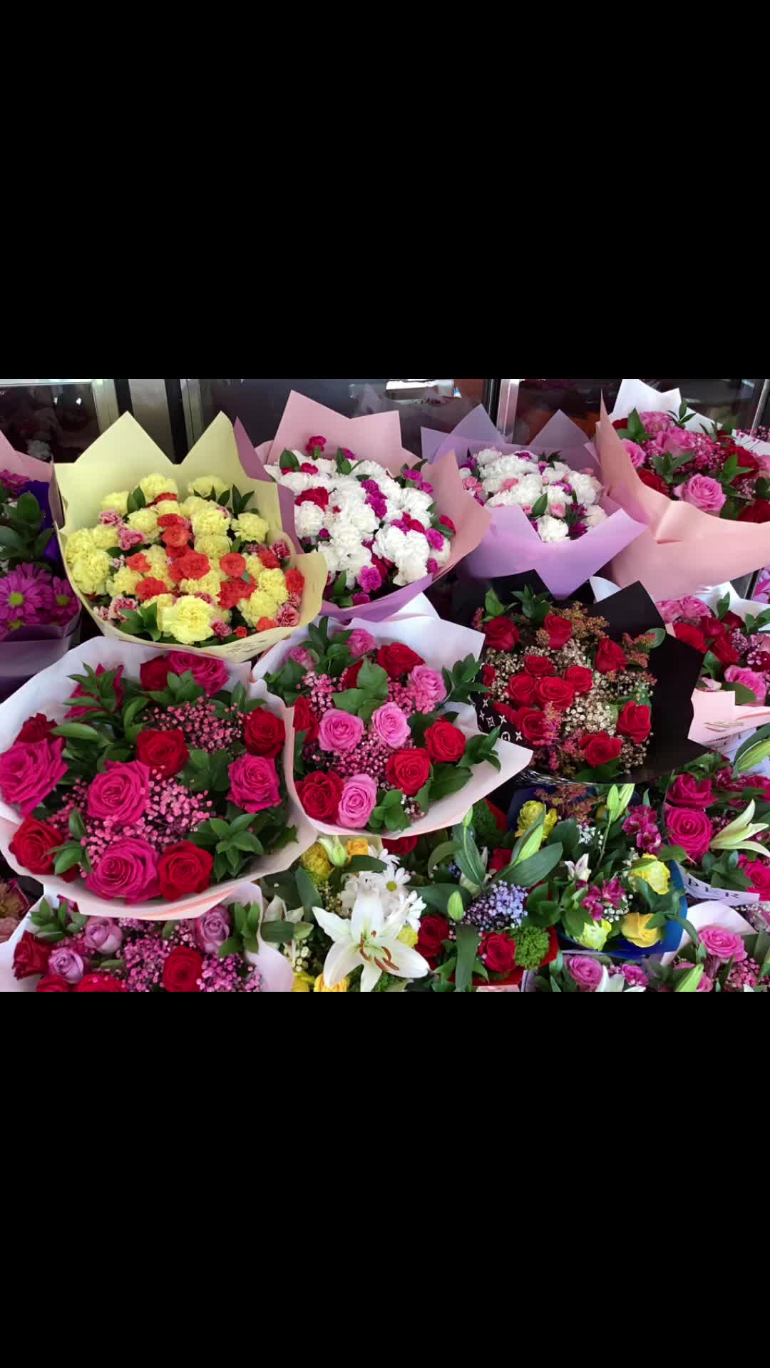 @Paola Andrea's Flowers