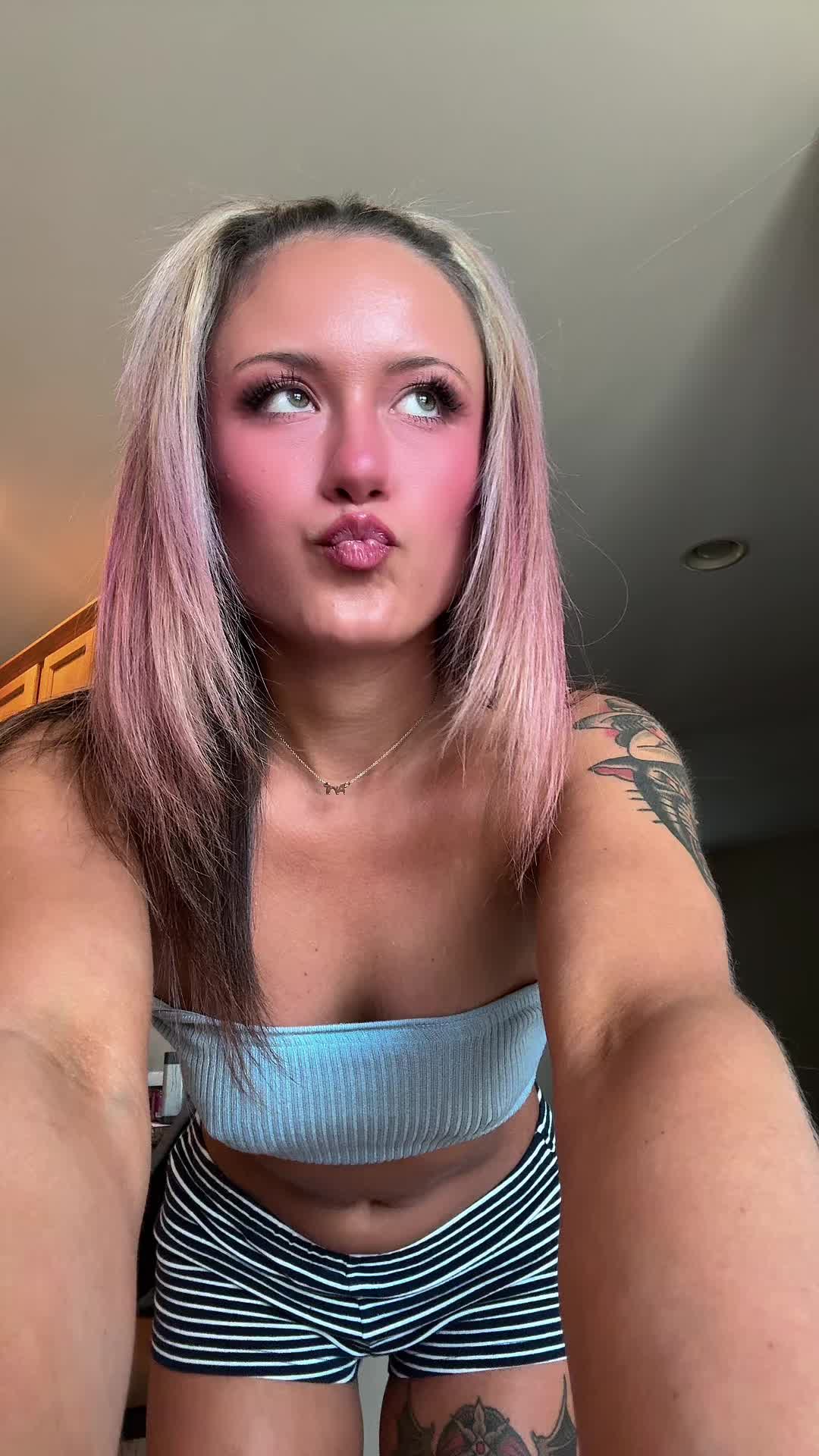 @anihayes