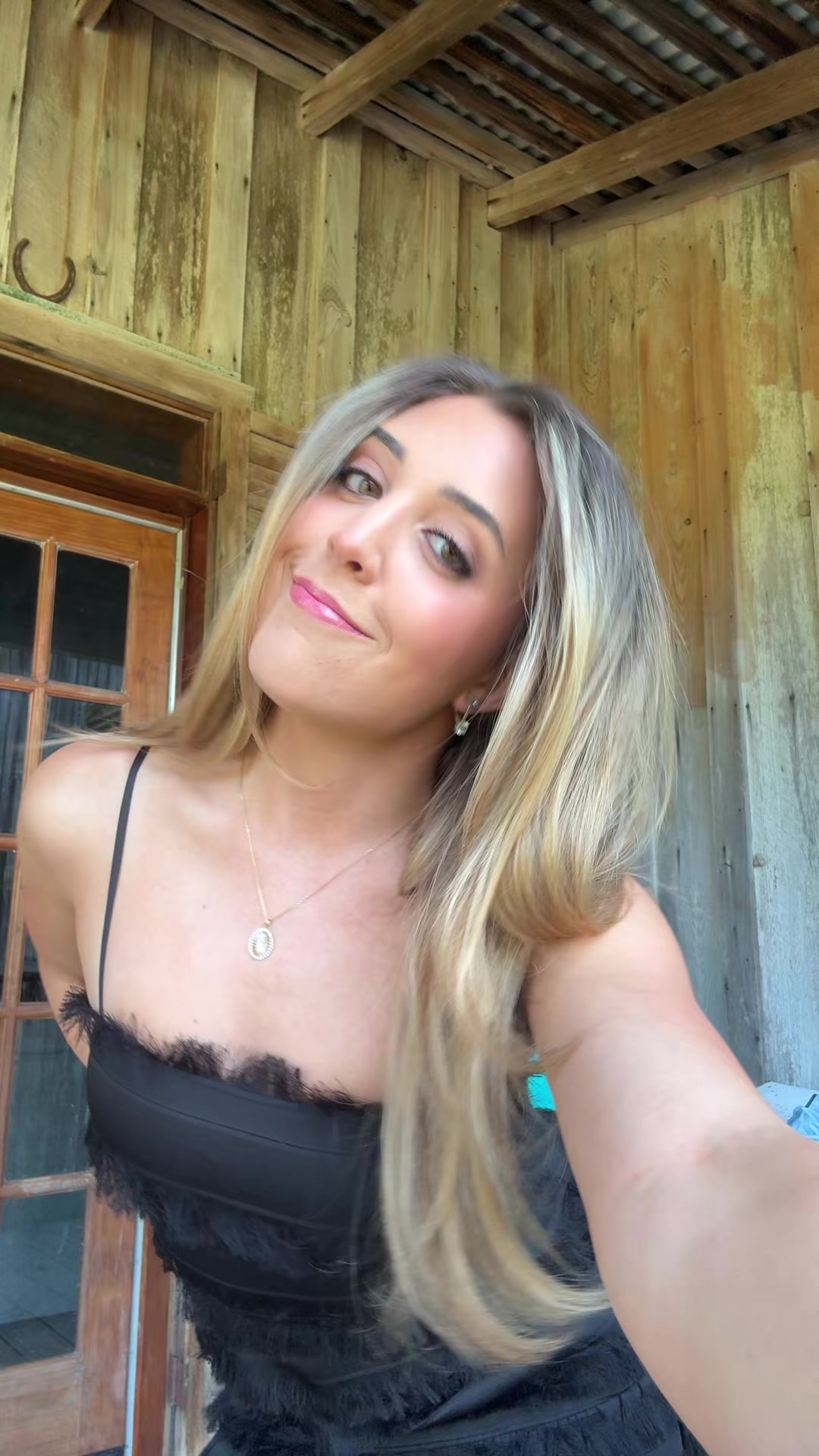 @Bella