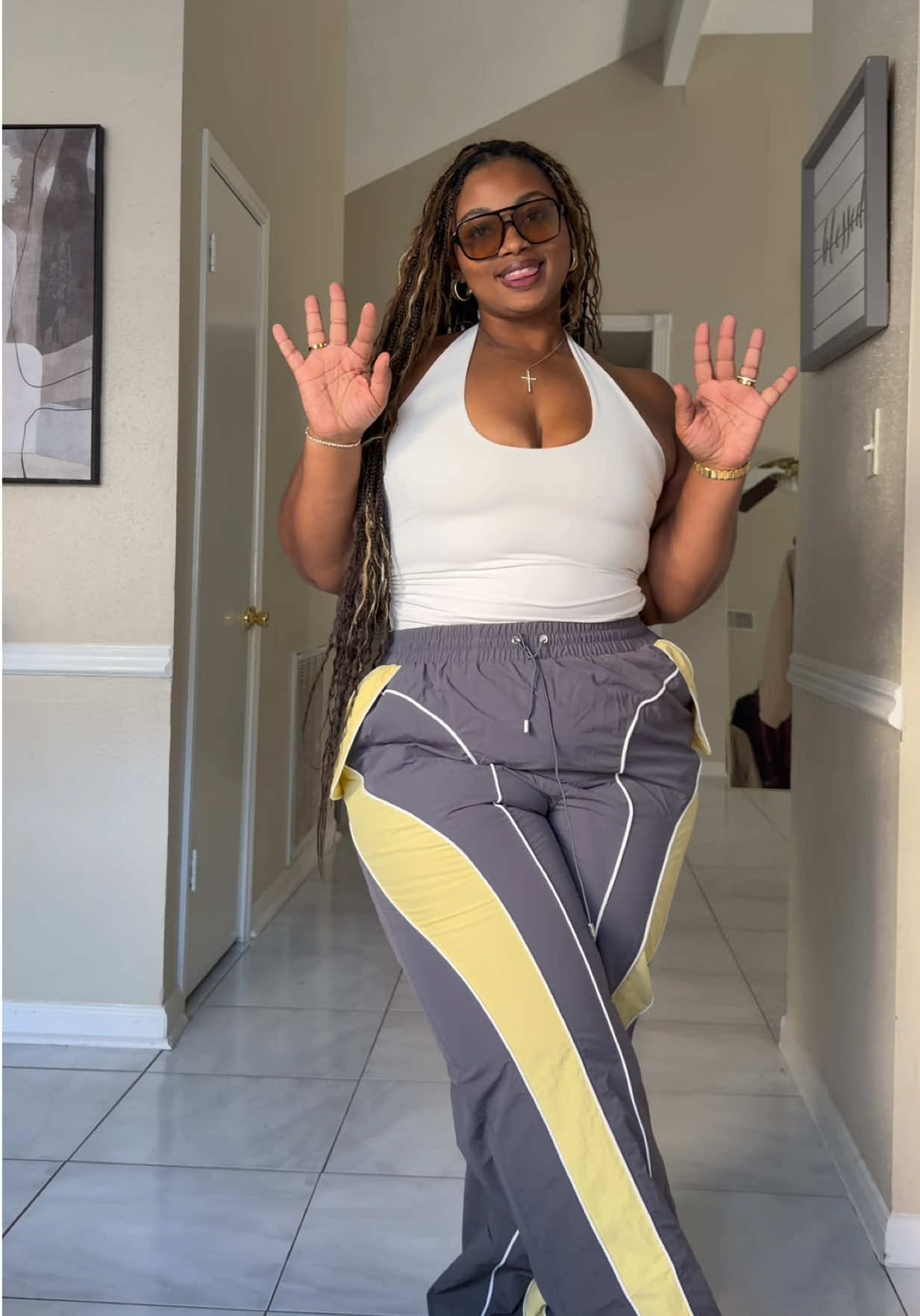 @thequeway