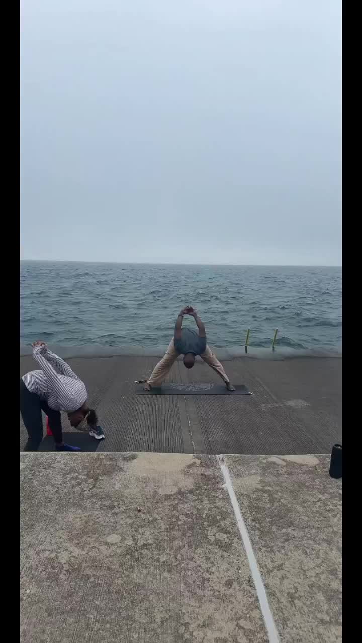@akhuyoga.live