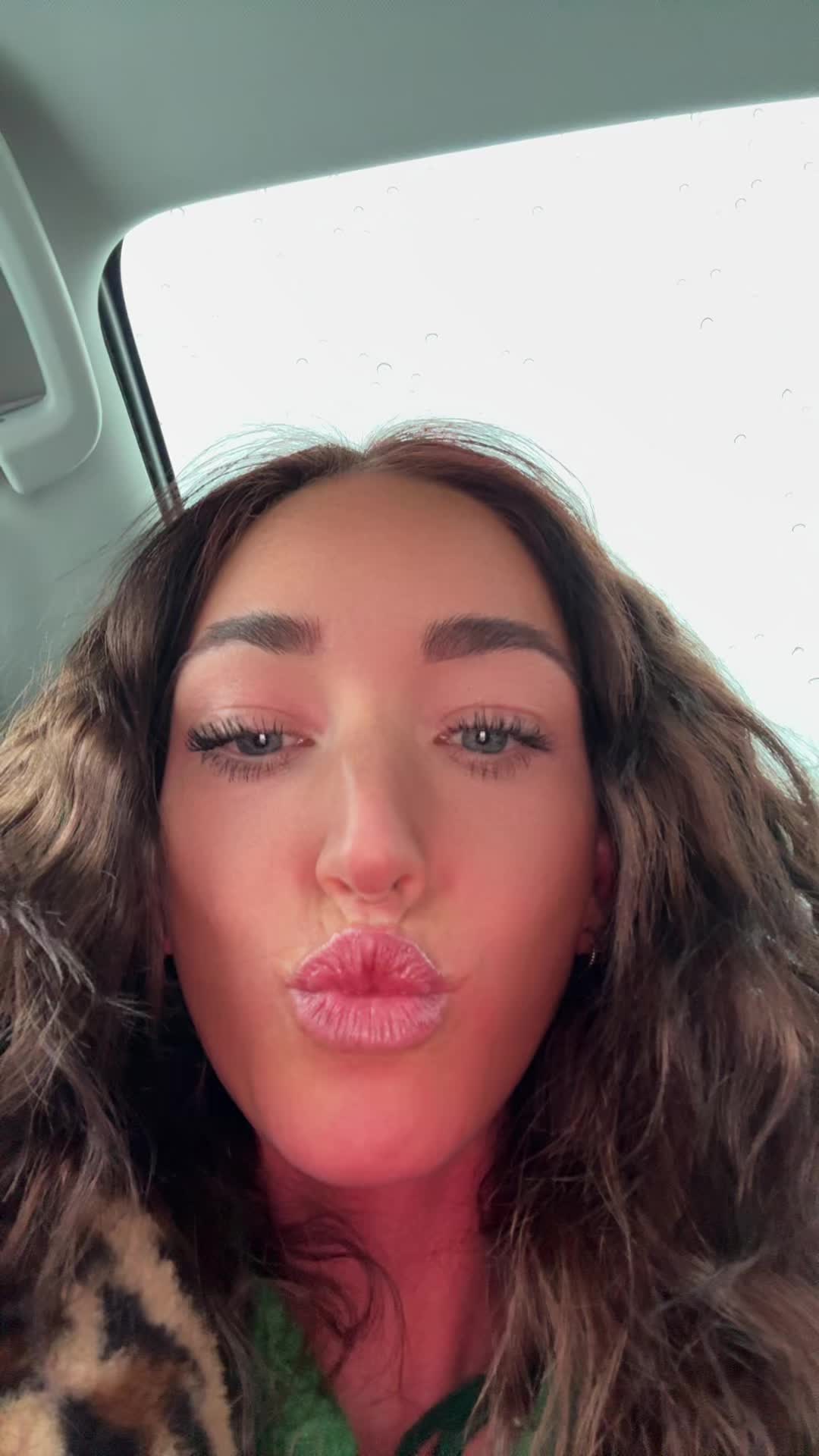 @isabella