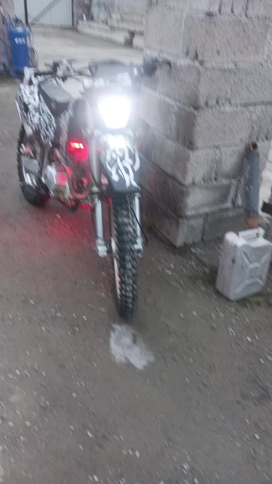 @Санёк