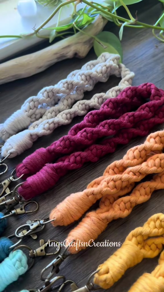 @AngsCraftsnCreations• Macrame